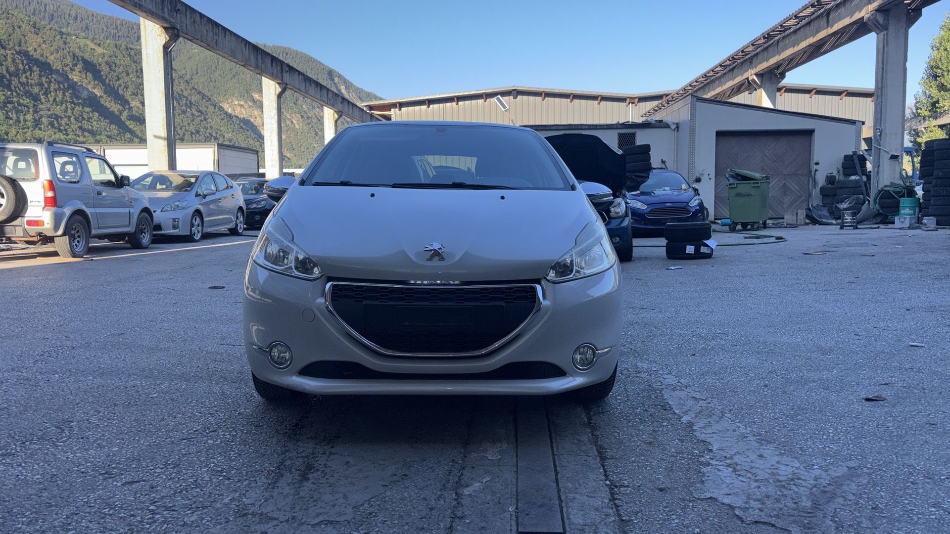 PEUGEOT 208 1.2 VTI Active-image-0