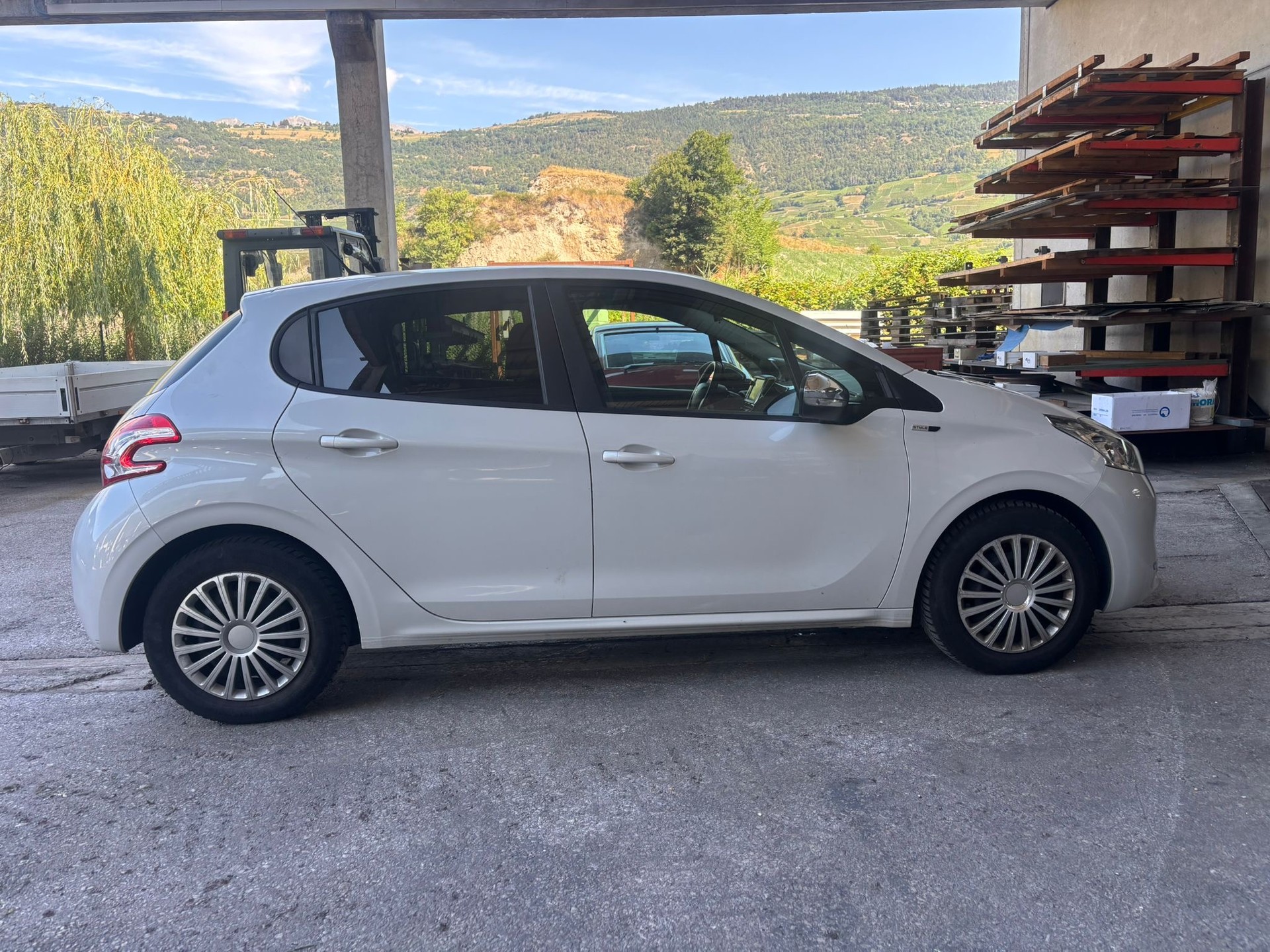 PEUGEOT 208 1.2 VTI Active-image-4