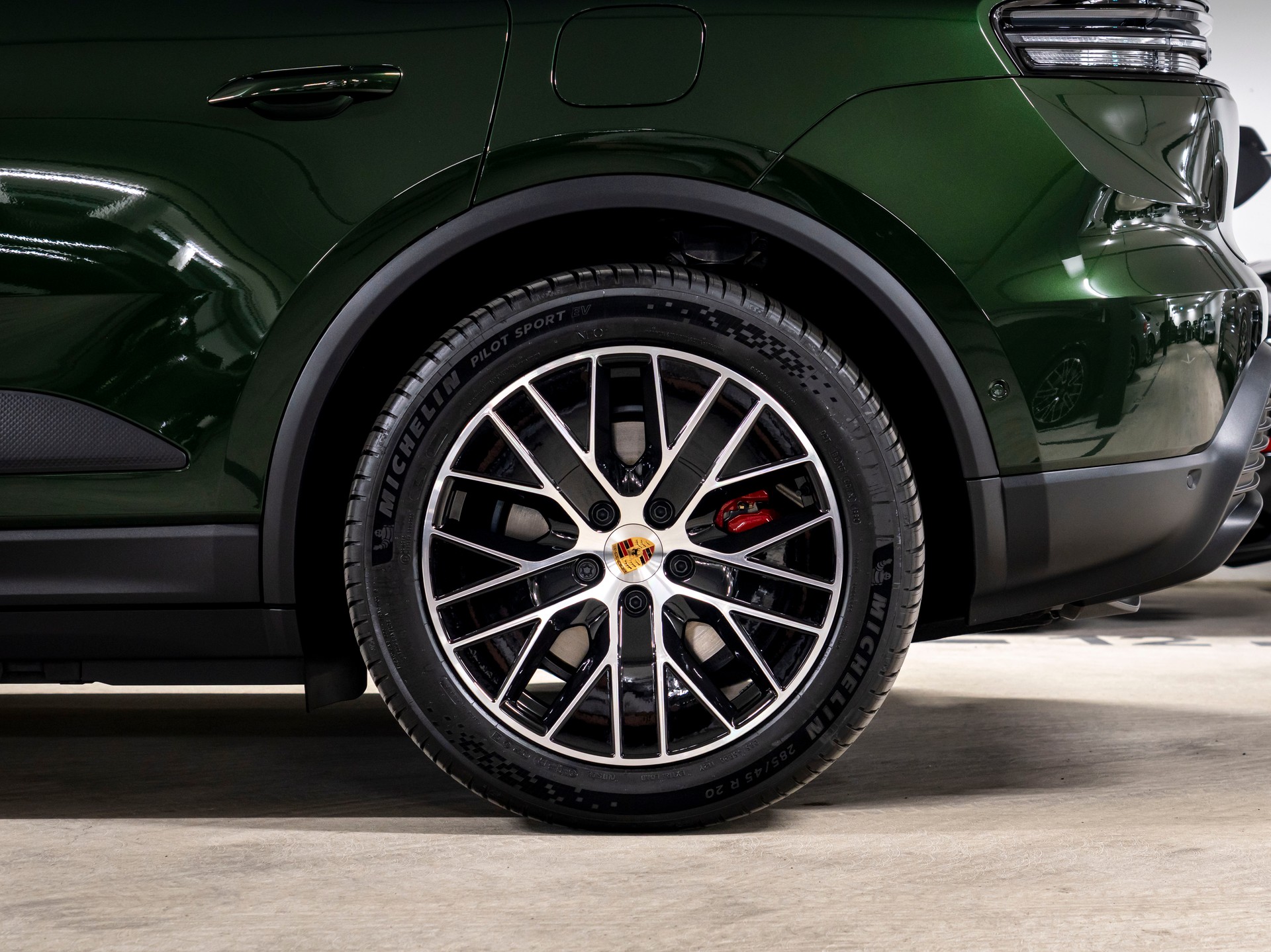 PORSCHE Macan 4 S 100kWh-image-8