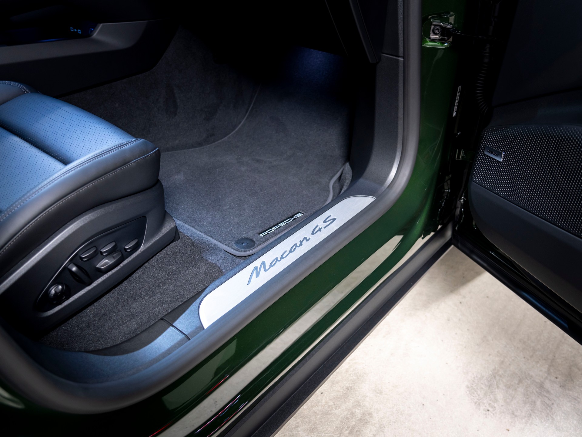 PORSCHE Macan 4 S 100kWh-image-23
