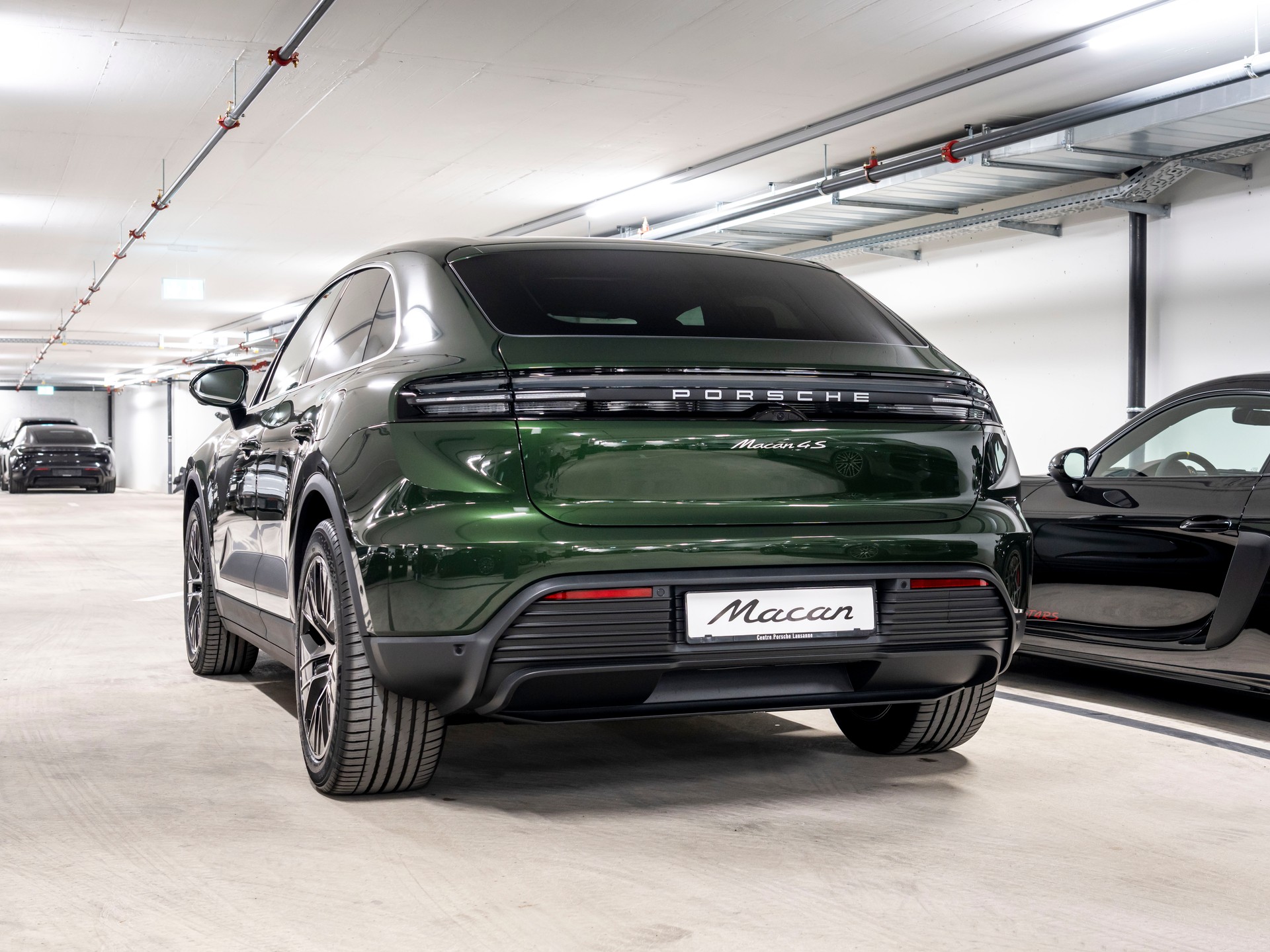 PORSCHE Macan 4 S 100kWh-showroom-element-2