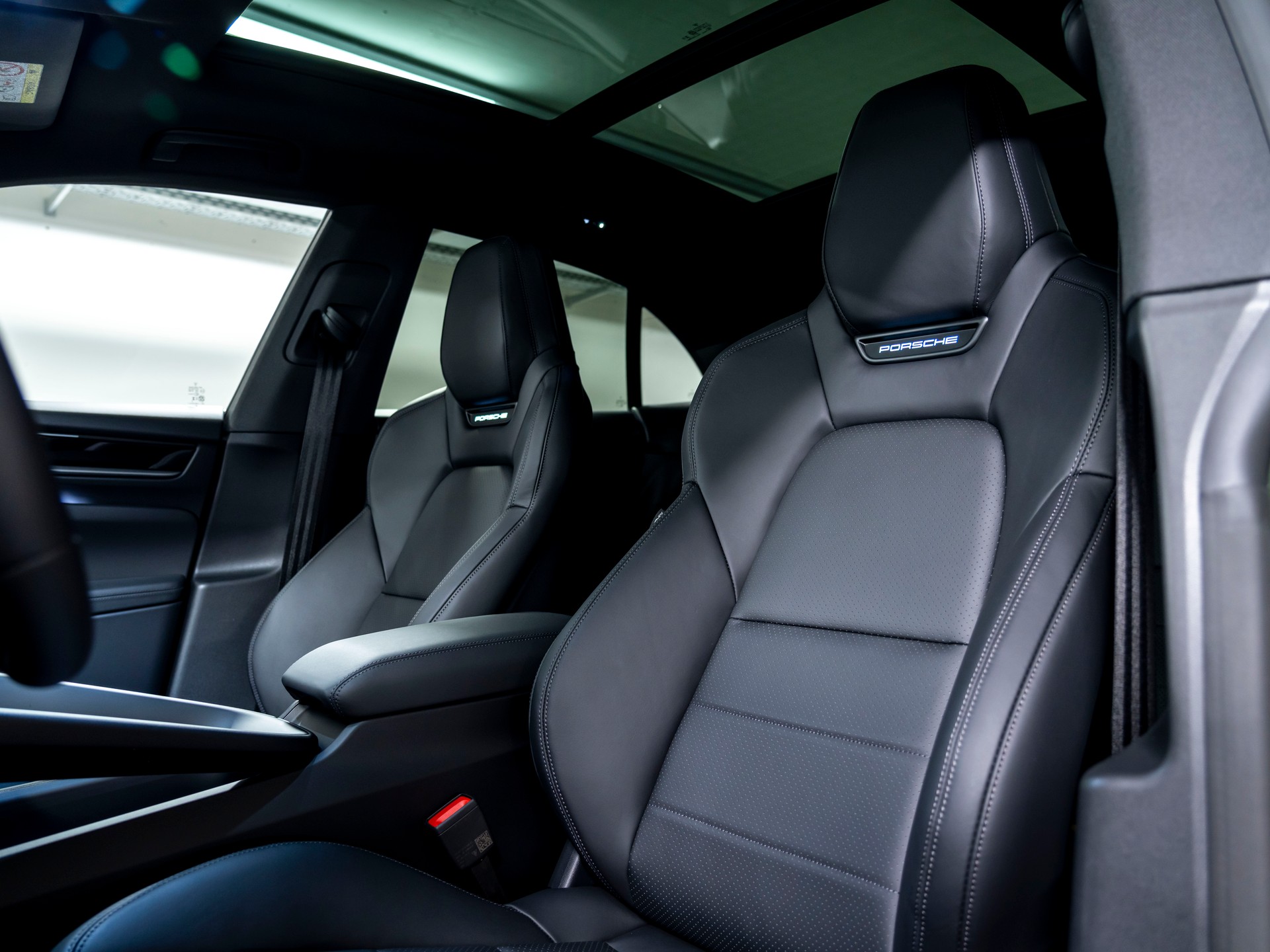 PORSCHE Macan 4 S 100kWh-image-16