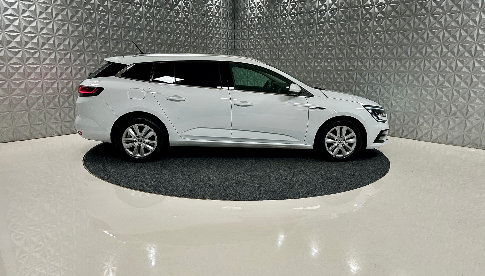 RENAULT Mégane Grandtour 1.5 dCi Business EDC-image-3