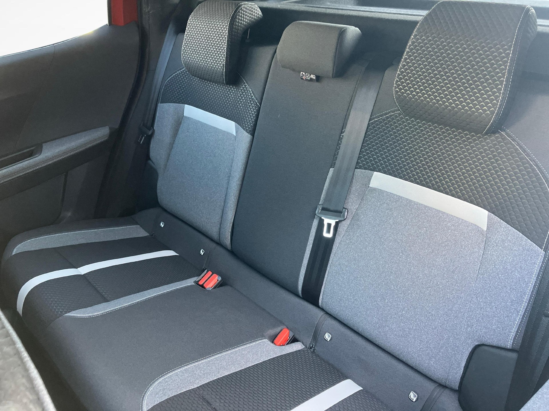 OPEL Frontera-e GS-image-10