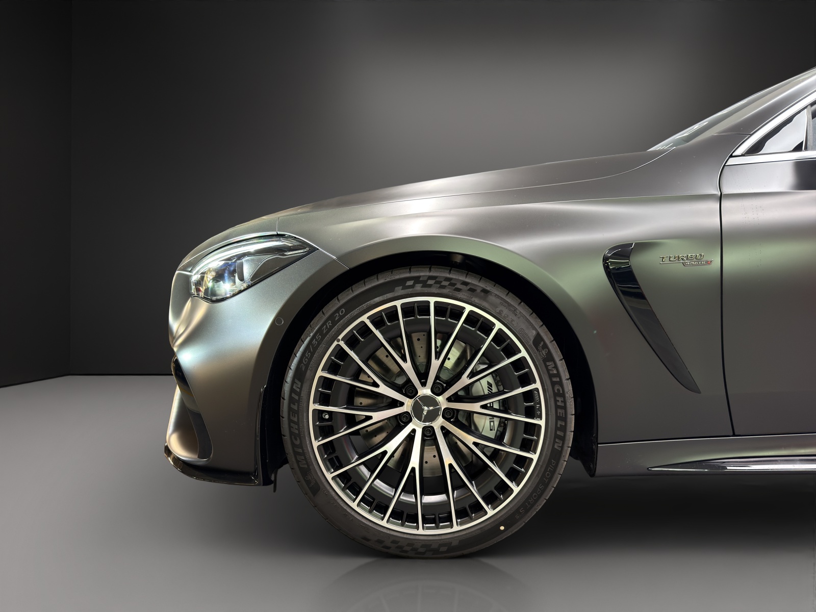 MERCEDES-BENZ AMG CLE 53 4MATIC+ Cabriolet-image-8