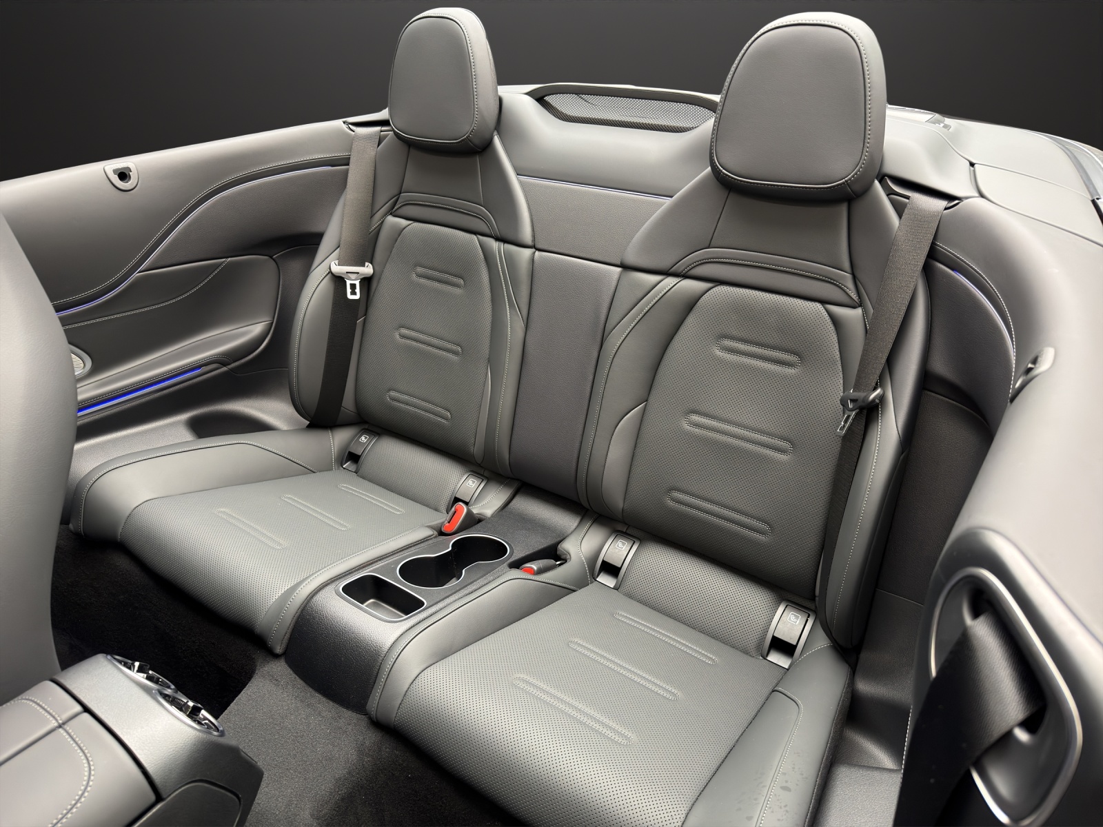 MERCEDES-BENZ AMG CLE 53 4MATIC+ Cabriolet-image-13
