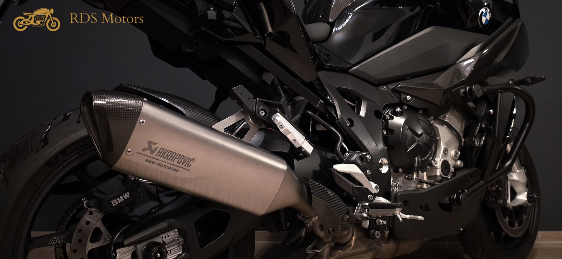 BMW S 1000 XR ABS Black Edition - Carbone & Akrapovic-image-11