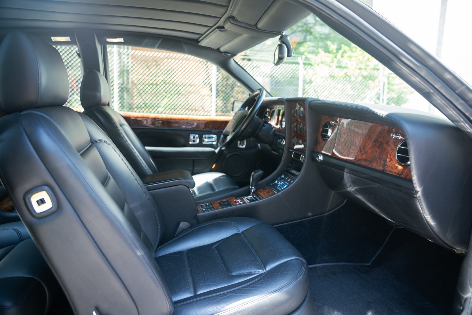 BENTLEY Continental T Coupé-image-13