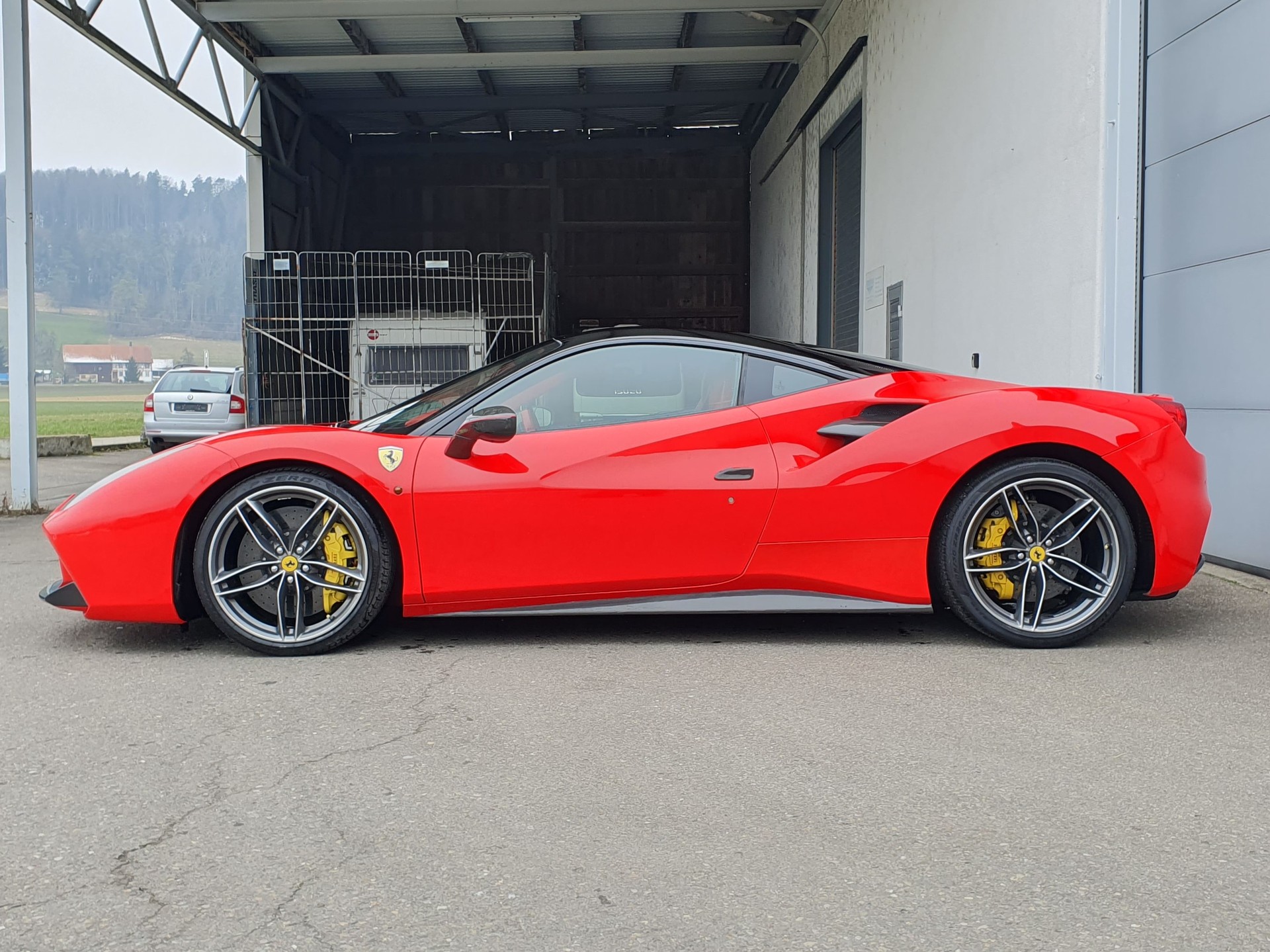 FERRARI 488 GTB 3.9 V8-image-1
