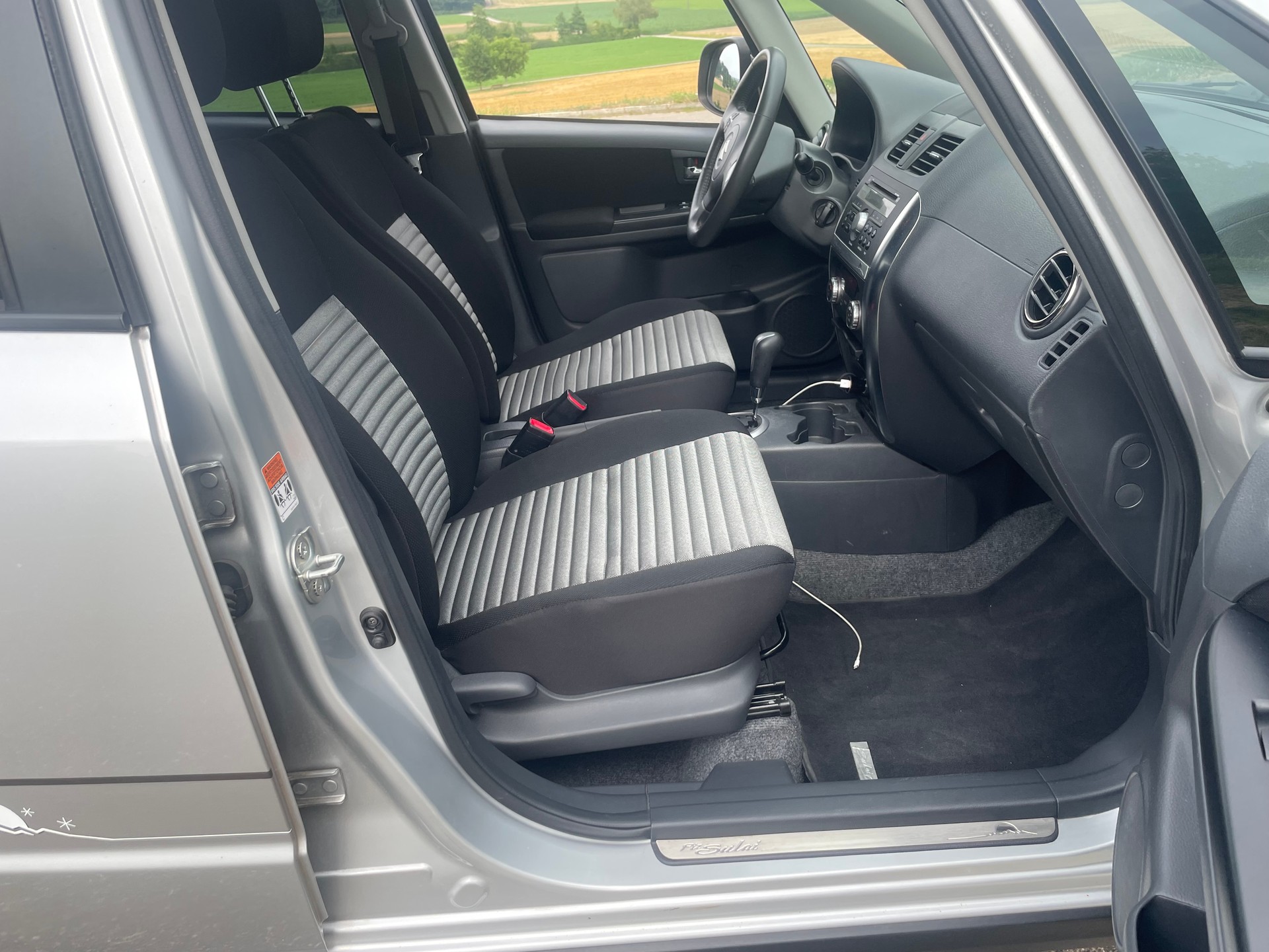 SUZUKI SX4 1.6 16V GL Top Piz Sulai 4WD Automatic-image-7