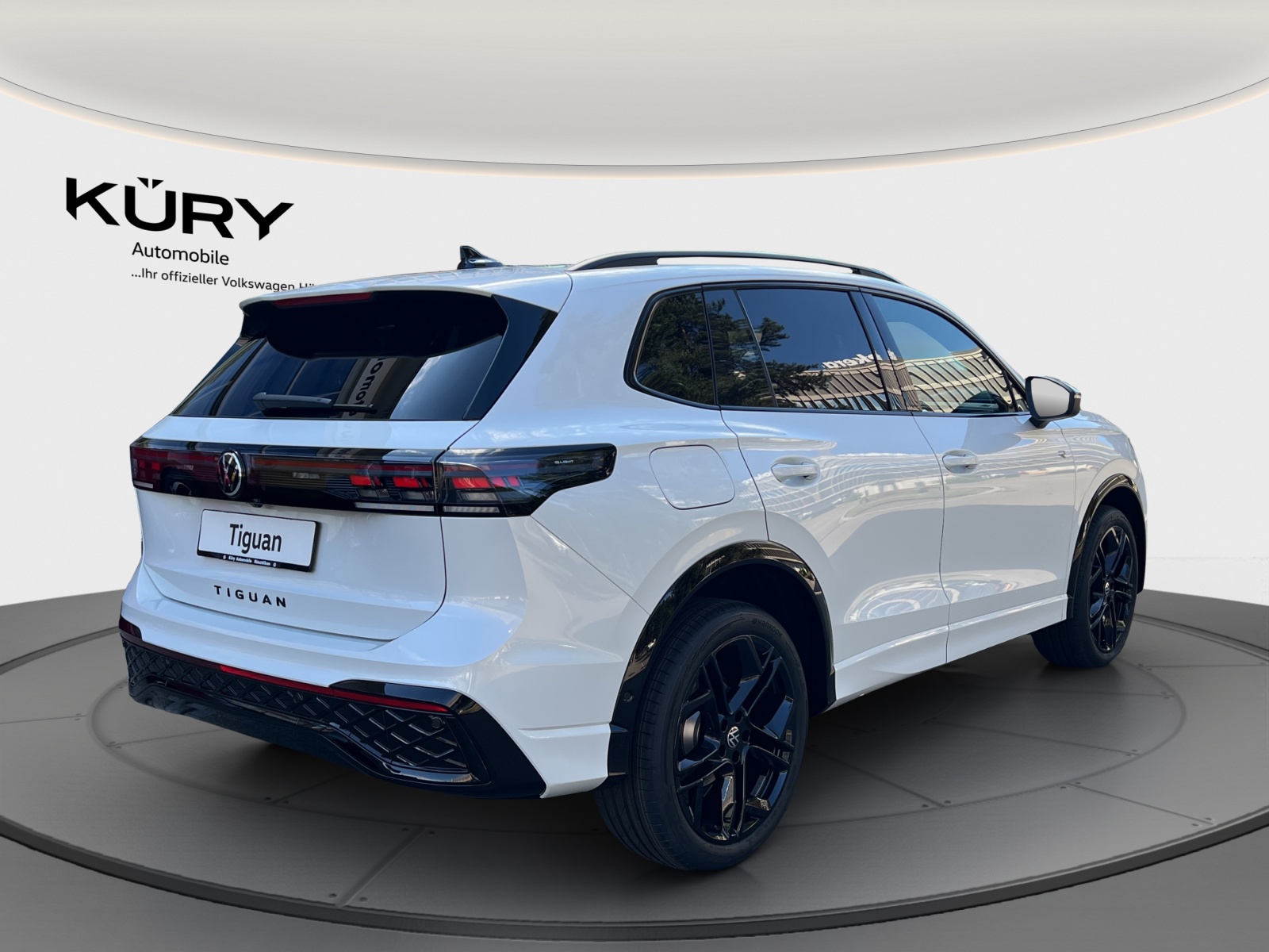 VW Tiguan 2.0 TSI DSG R-Line 4Motion-image-4