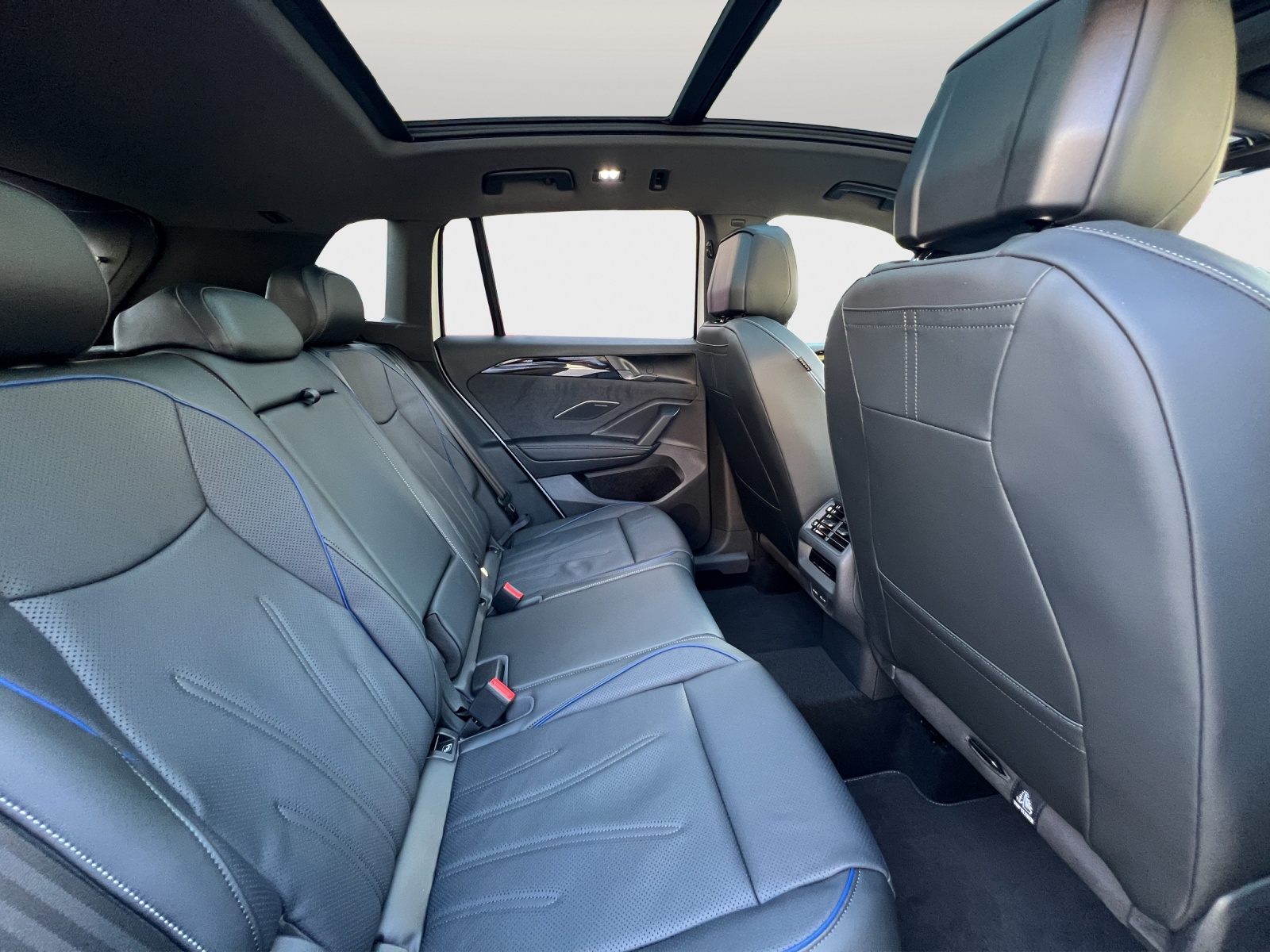 VW Tiguan 2.0 TSI DSG R-Line 4Motion-image-11
