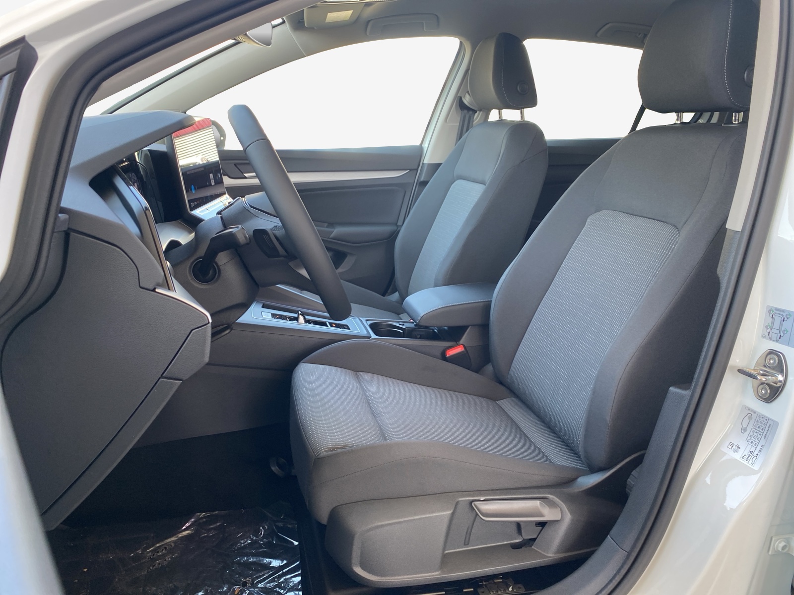 VW Golf 1.5 e TSI mHEV Value DSG-image-7