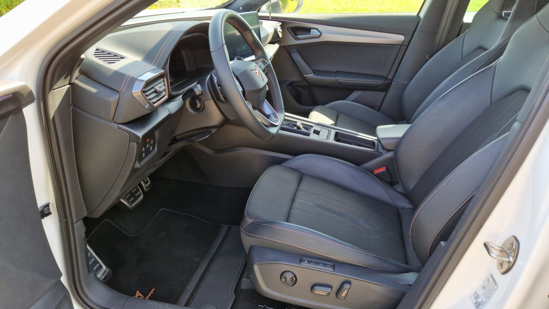 CUPRA 2.0 TSI VZ 4Drive DSG-image-2