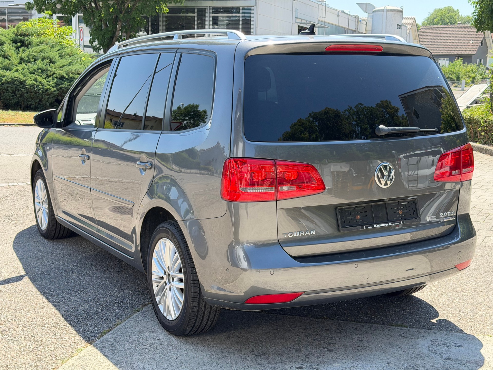 VW Touran 2.0 TDI BlueMotion Technology Highline-image-4