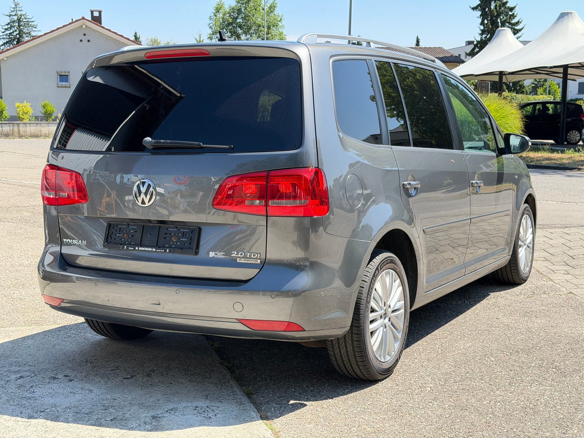 VW Touran 2.0 TDI BlueMotion Technology Highline-image-2