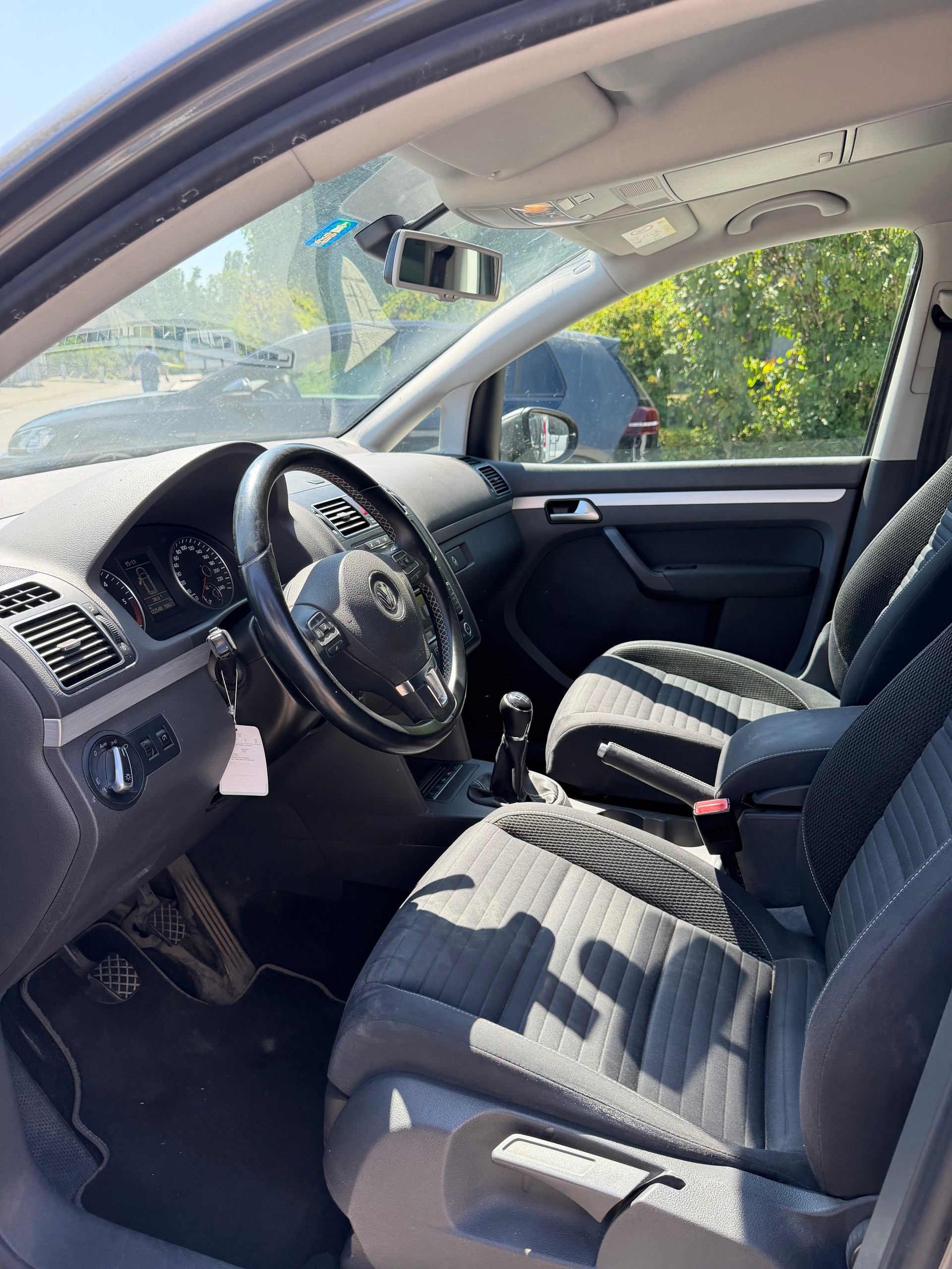VW Touran 2.0 TDI BlueMotion Technology Highline-image-10