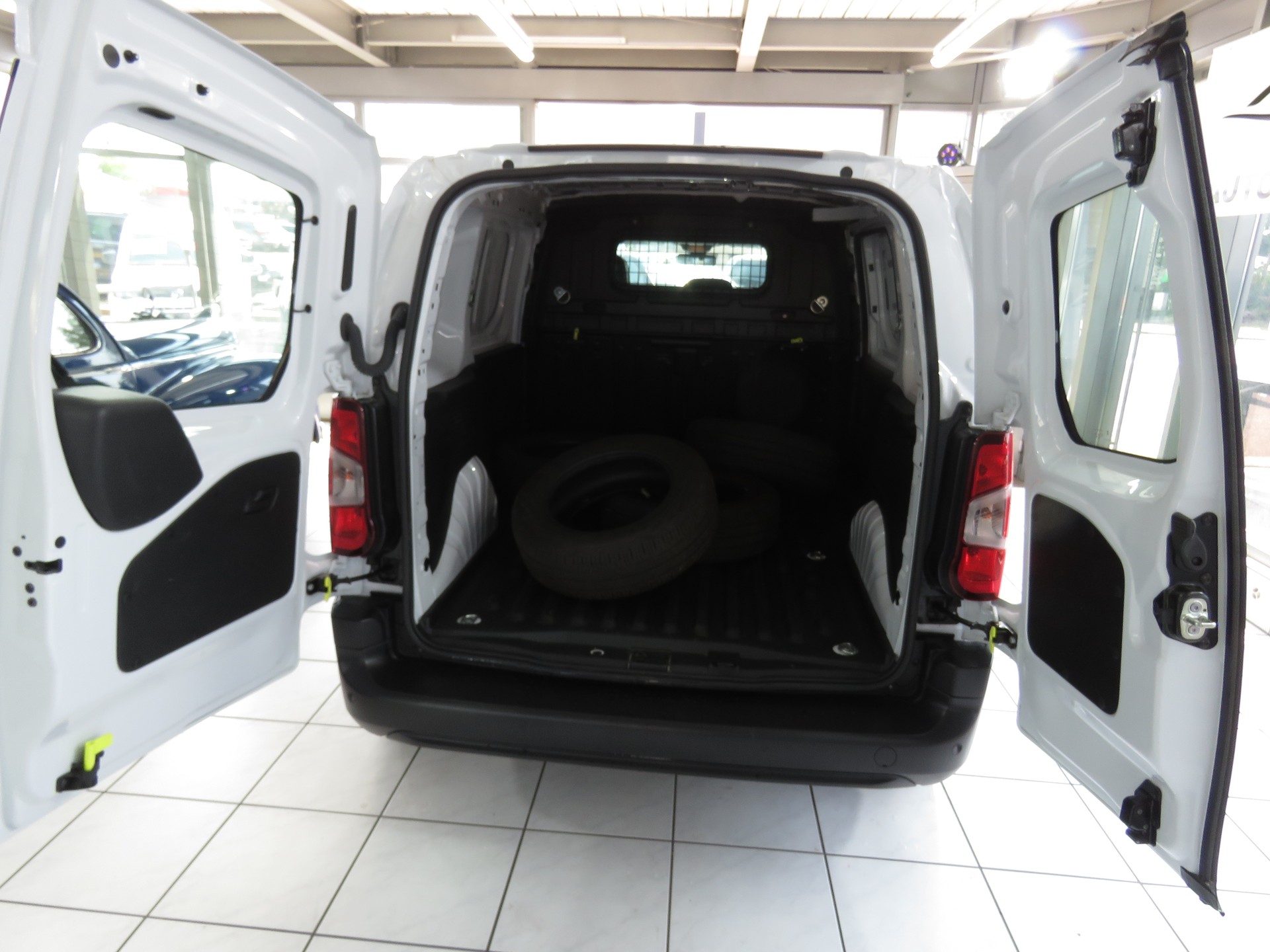 FIAT Doblo 1.2 PureTech L1 Pro 3-Plätzer (NL 581 kg)-image-12