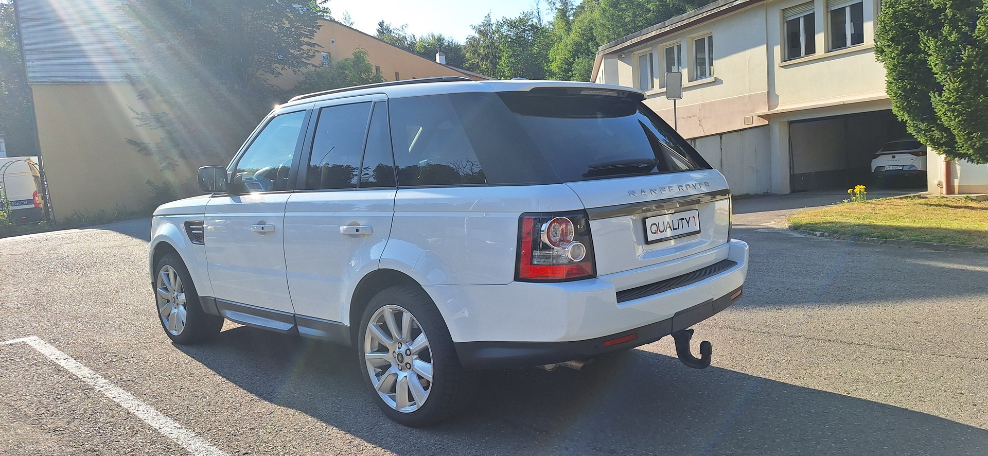 LAND ROVER Range Rover Sport 3.0 TDV6 Zermatt Automatic-image-4