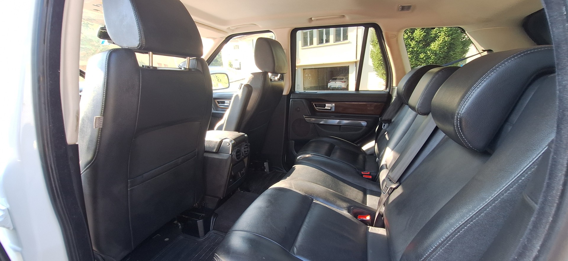 LAND ROVER Range Rover Sport 3.0 TDV6 Zermatt Automatic-image-9