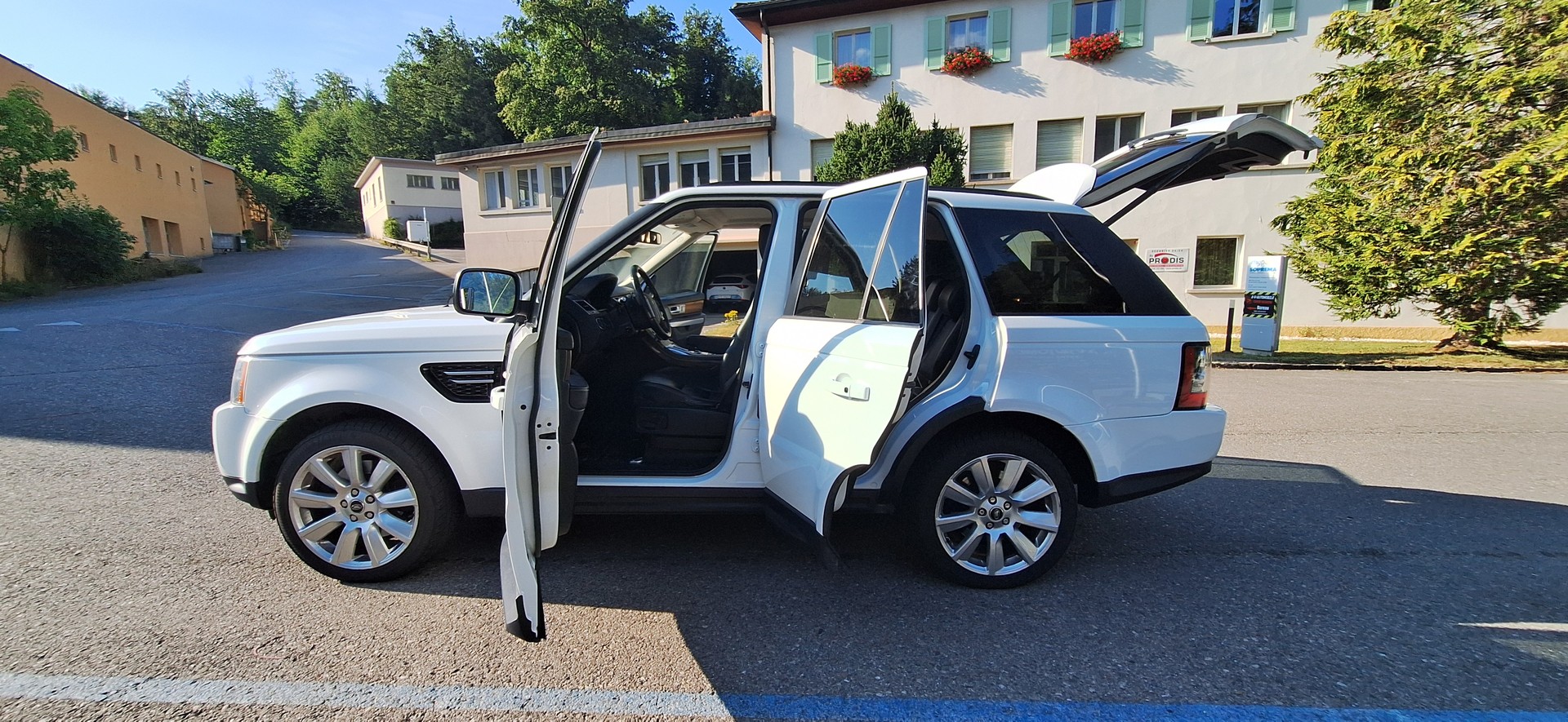 LAND ROVER Range Rover Sport 3.0 TDV6 Zermatt Automatic-image-17