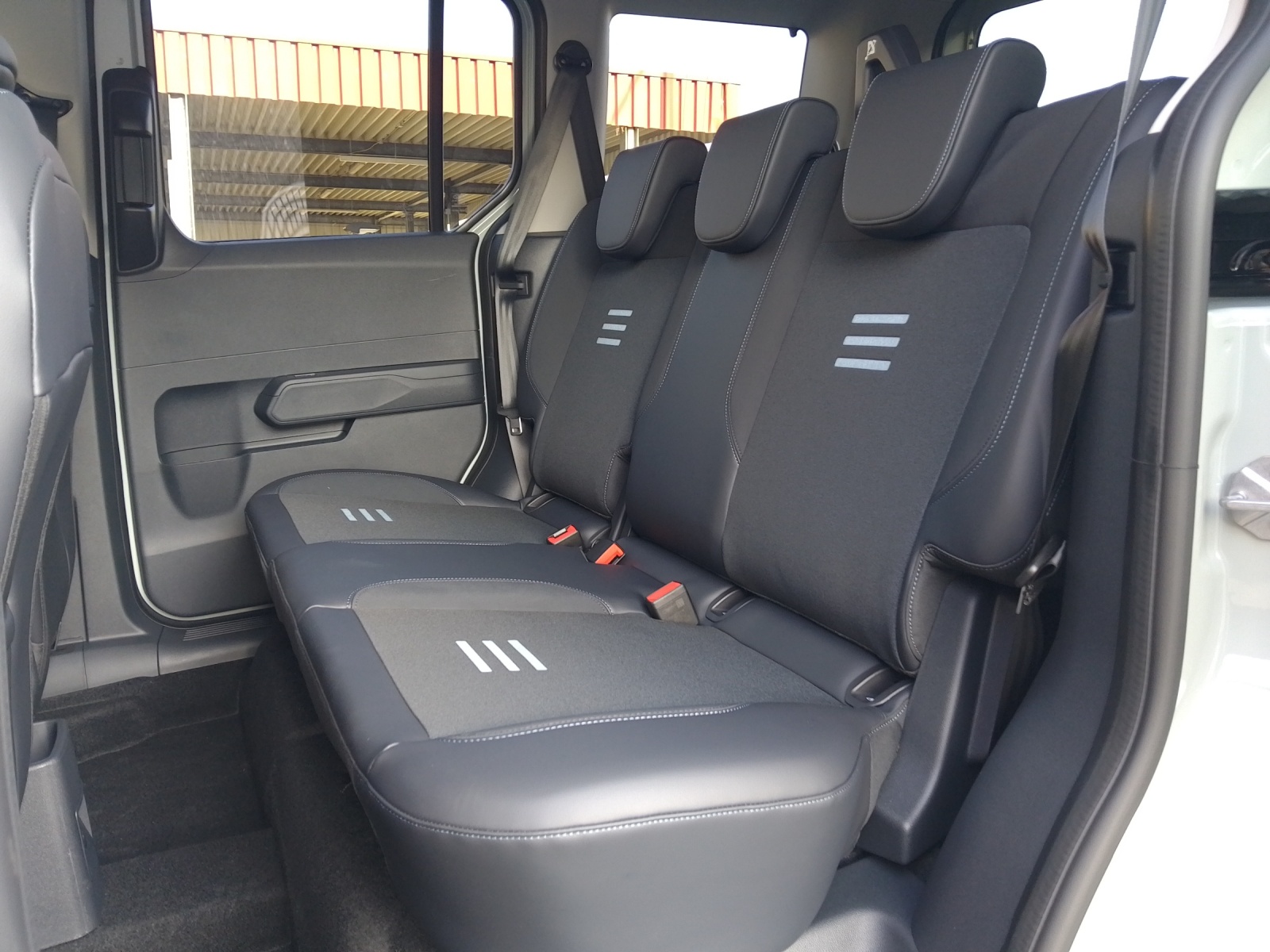 FORD Tourneo Courier 1.0 EcoBoost Active-image-12