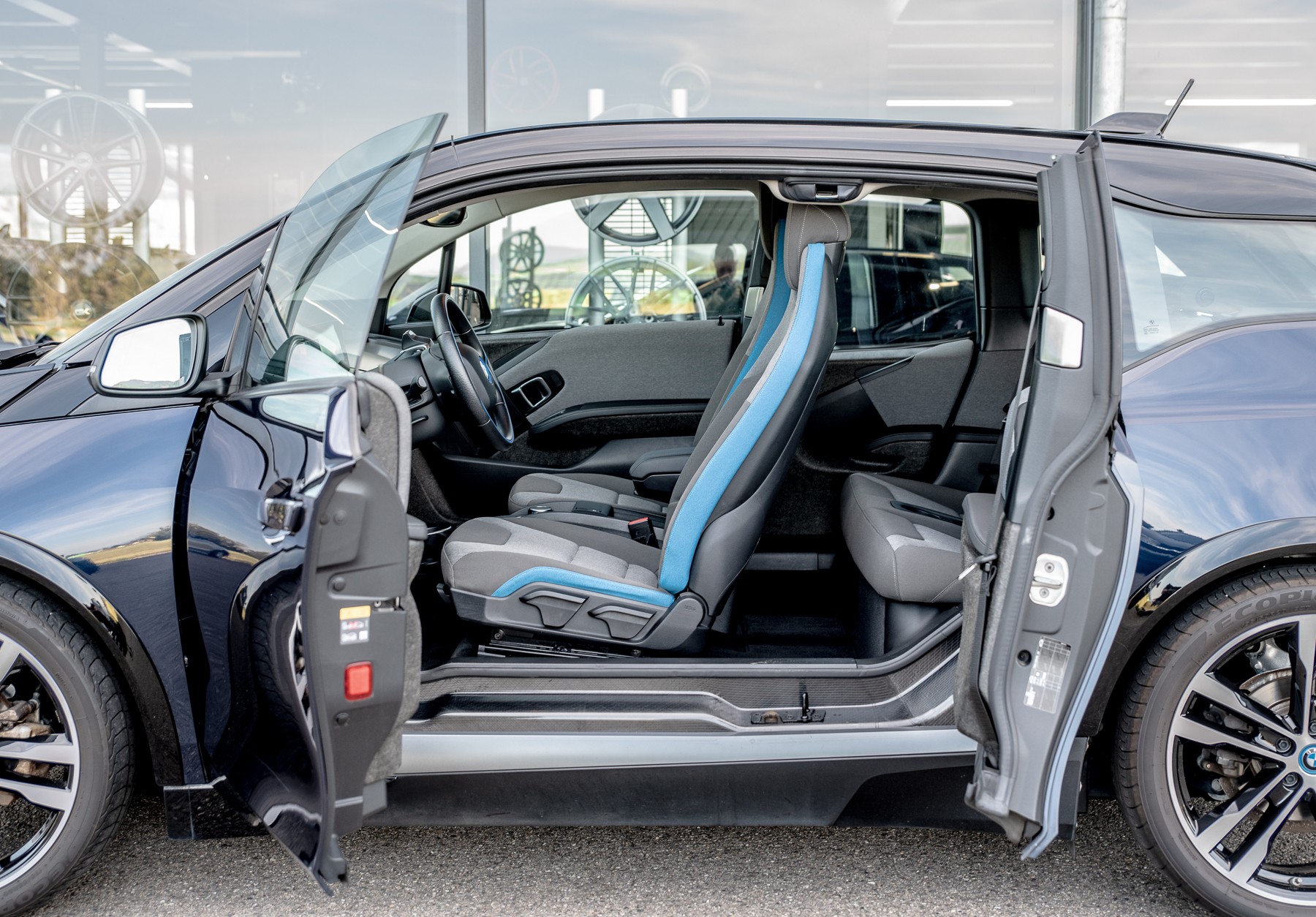 BMW i3s (94Ah) Range Extender Hybrid-image-6