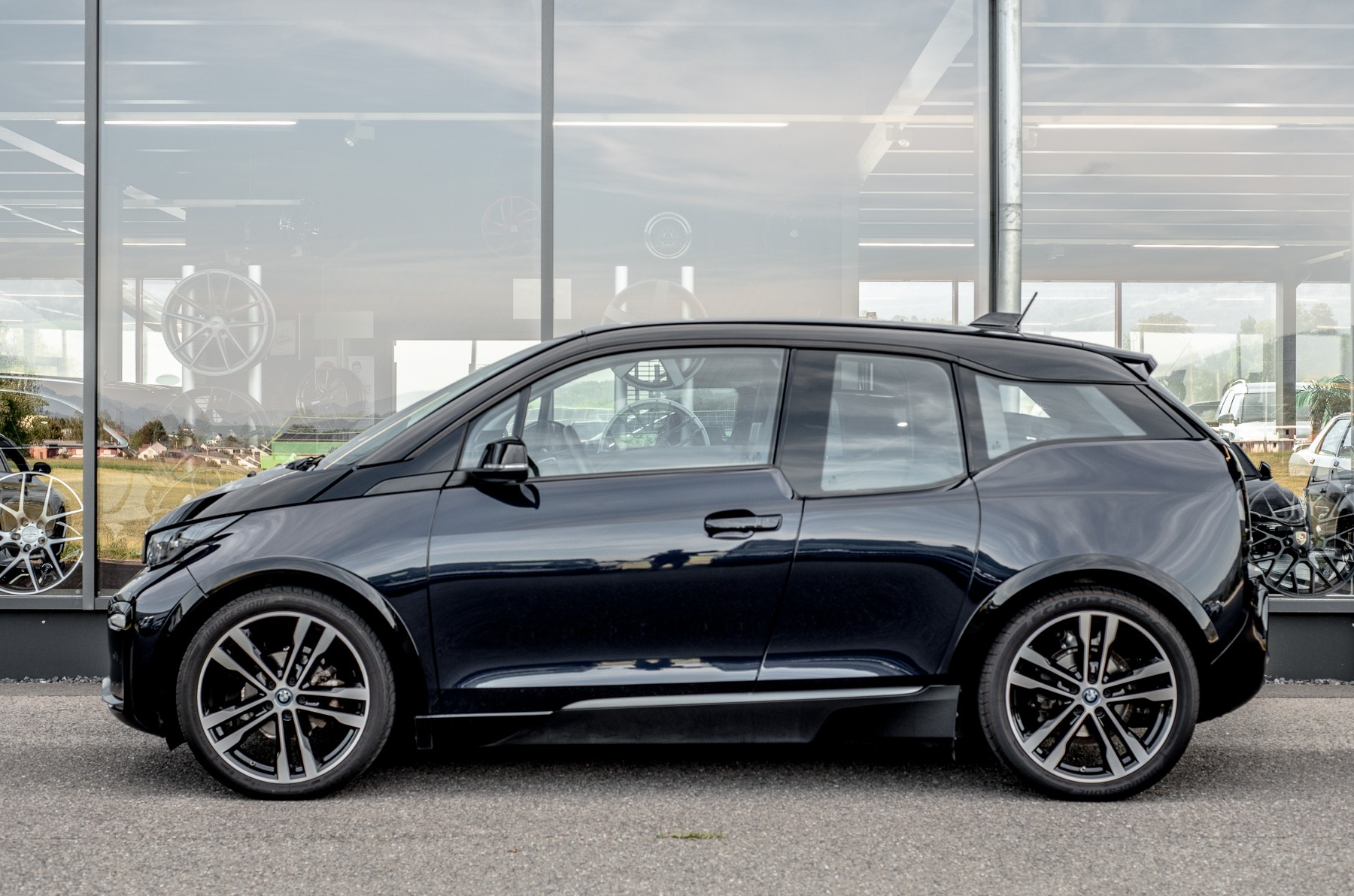 BMW i3s (94Ah) Range Extender Hybrid-image-0