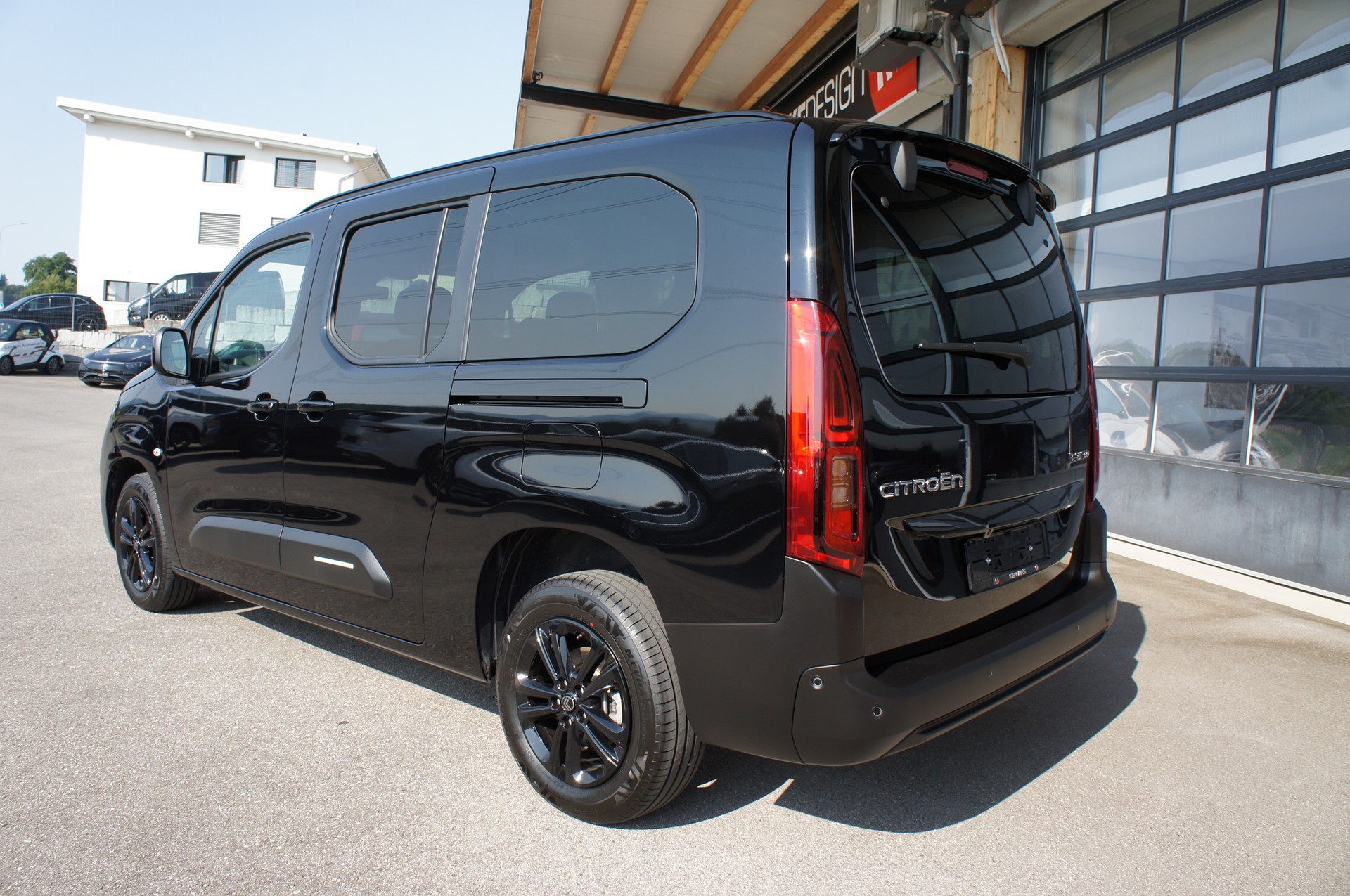 CITROEN Berlingo XL 1.5 BlueHDi 7 Plätze Max EAT8-image-2