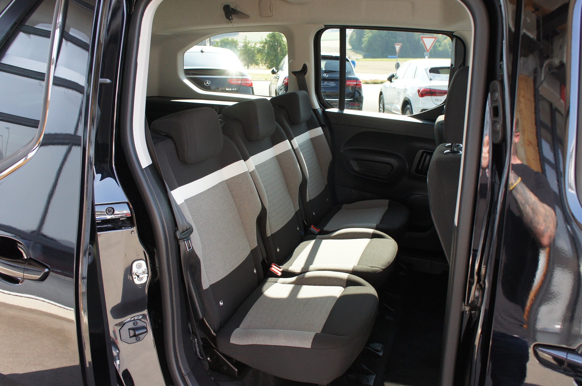 CITROEN Berlingo XL 1.5 BlueHDi 7 Plätze Max EAT8-image-9