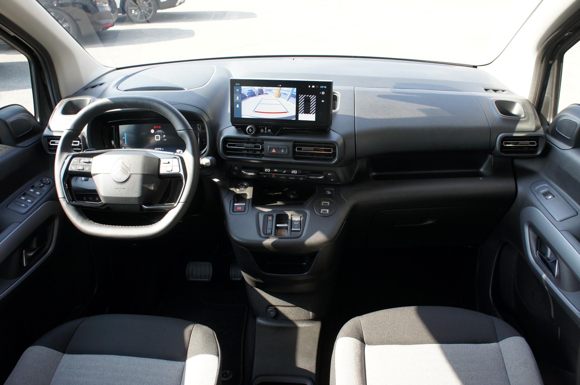 CITROEN Berlingo XL 1.5 BlueHDi 7 Plätze Max EAT8-image-11