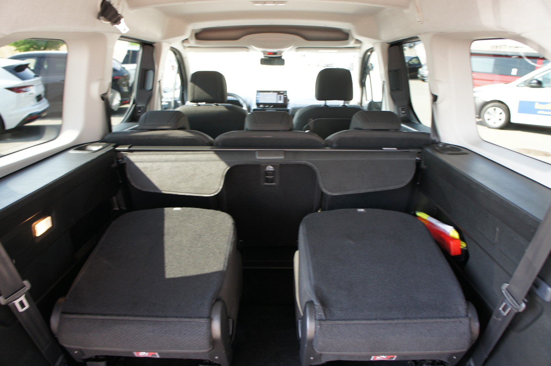 CITROEN Berlingo XL 1.5 BlueHDi 7 Plätze Max EAT8-image-13