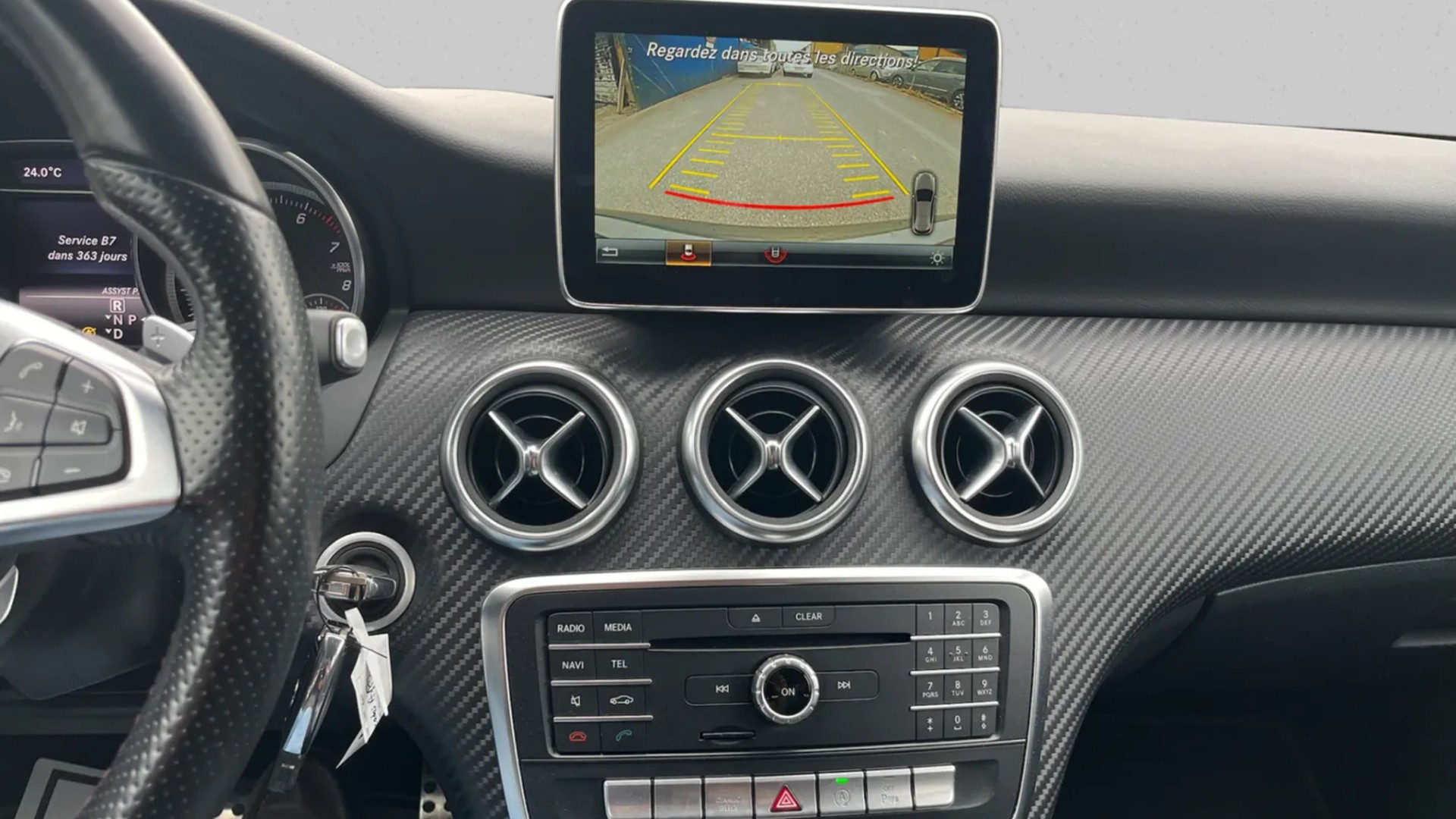 MERCEDES-BENZ A 180 AMG Line 7G-DCT-image-17