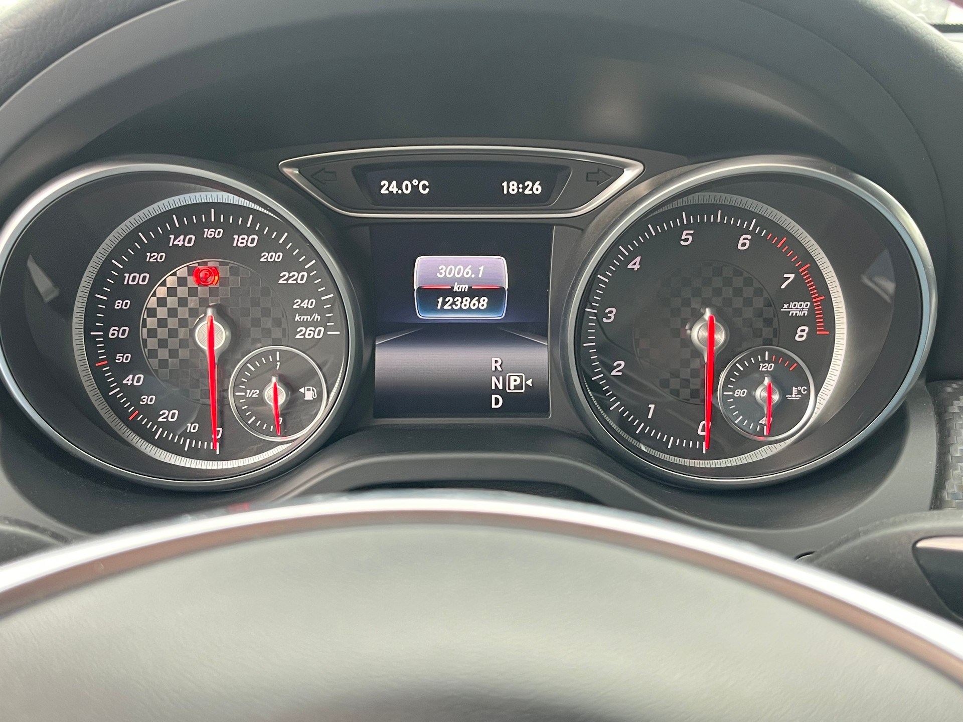 MERCEDES-BENZ A 180 AMG Line 7G-DCT-image-19