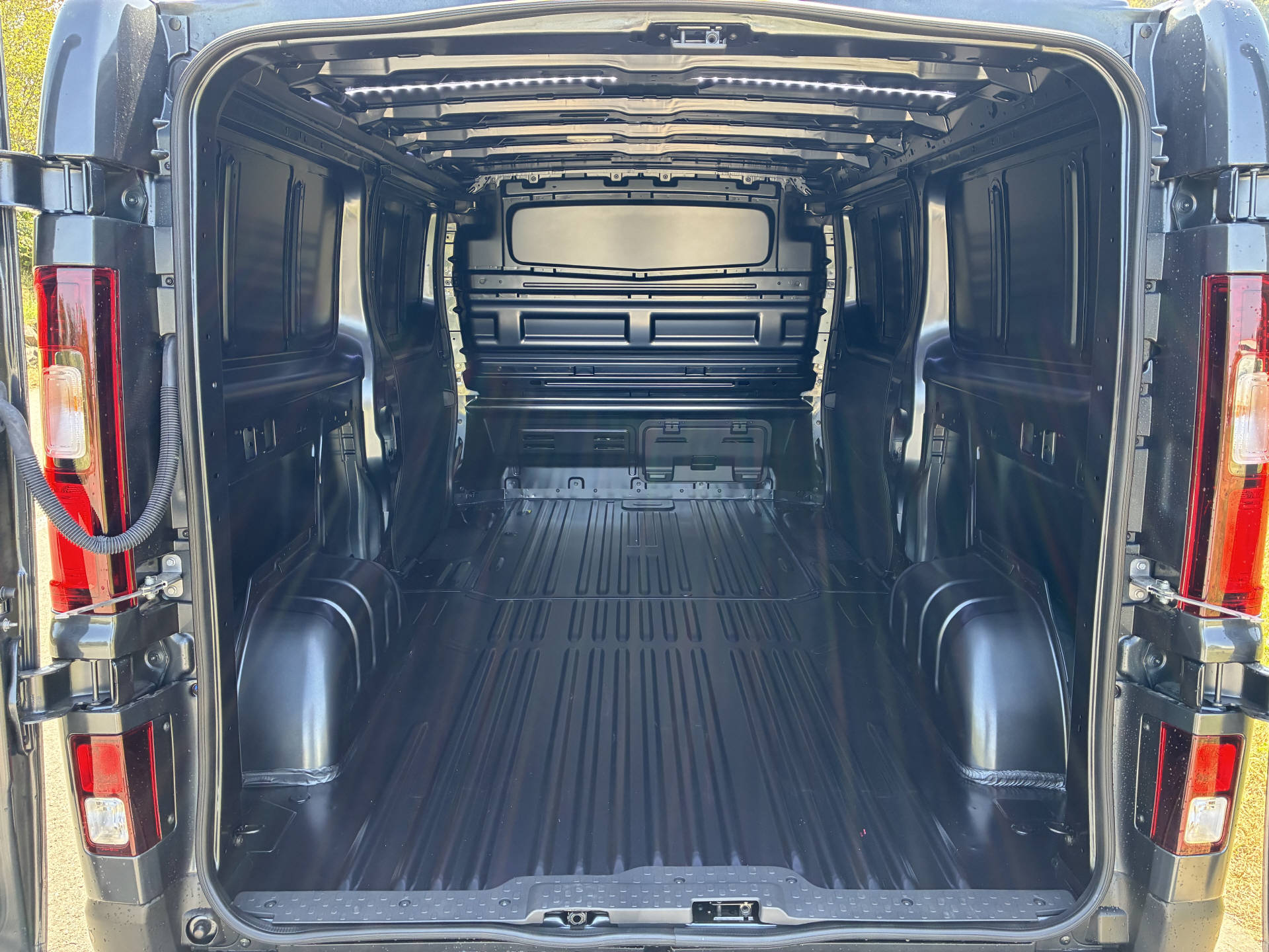 RENAULT Trafic Kaw. 3.0 t L2H1 150 PS Automat-image-10