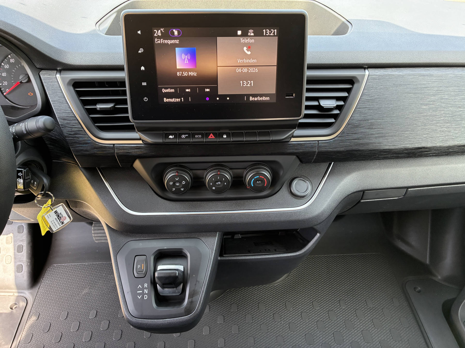 RENAULT Trafic Kaw. 3.0 t L2H1 150 PS Automat-image-14