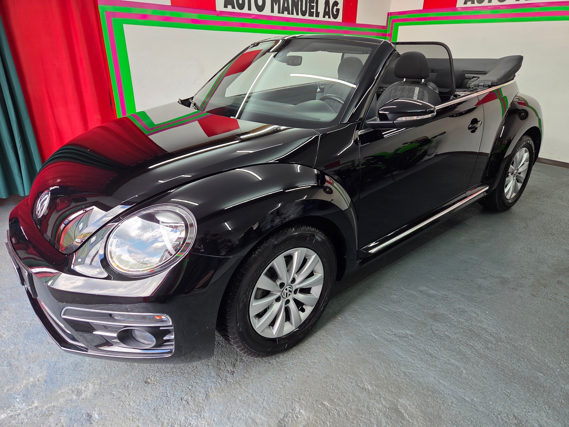 VW Beetle Cabriolet 1.2 TSI BMT Design-image-2