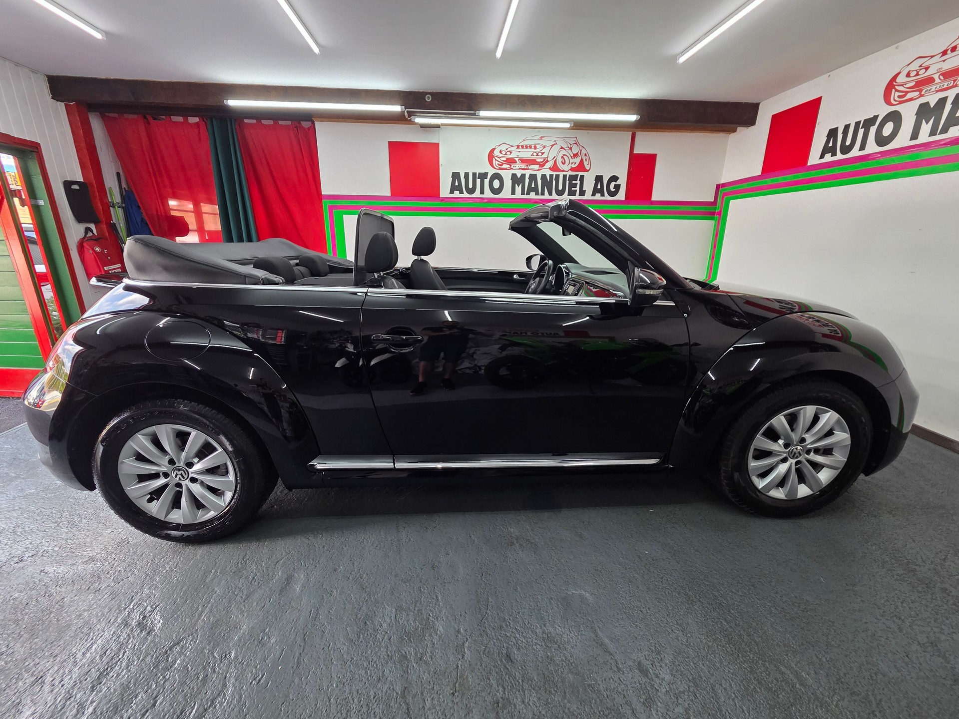 VW Beetle Cabriolet 1.2 TSI BMT Design-image-4