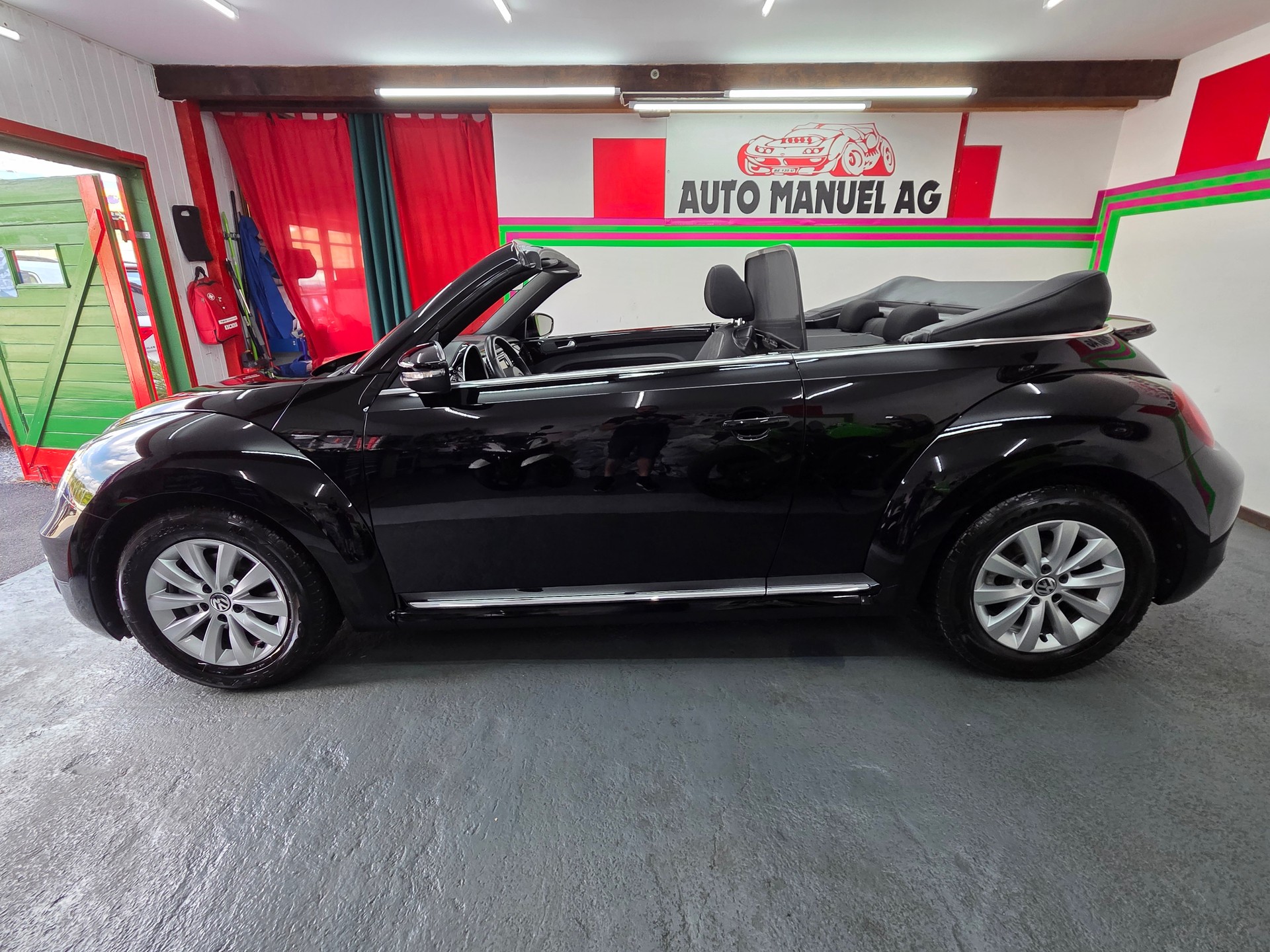 VW Beetle Cabriolet 1.2 TSI BMT Design-image-3