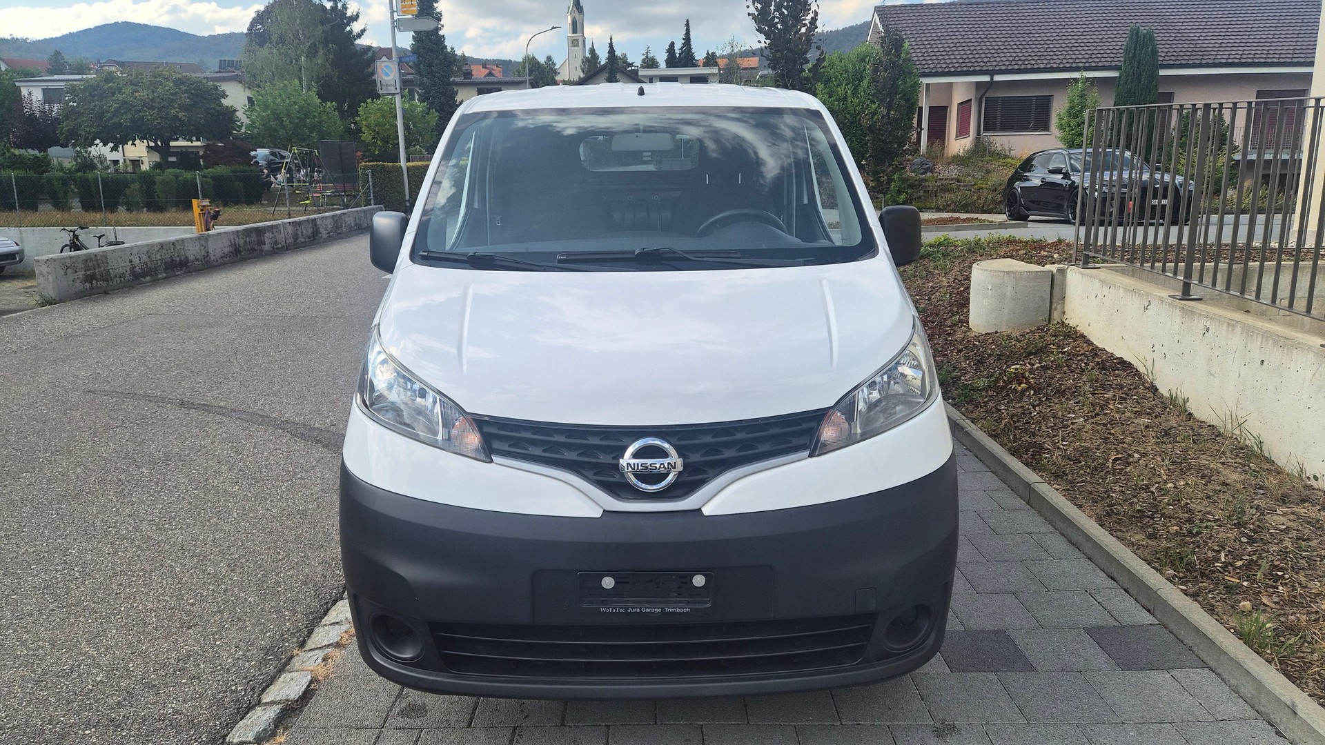 NISSAN NV200-image-1