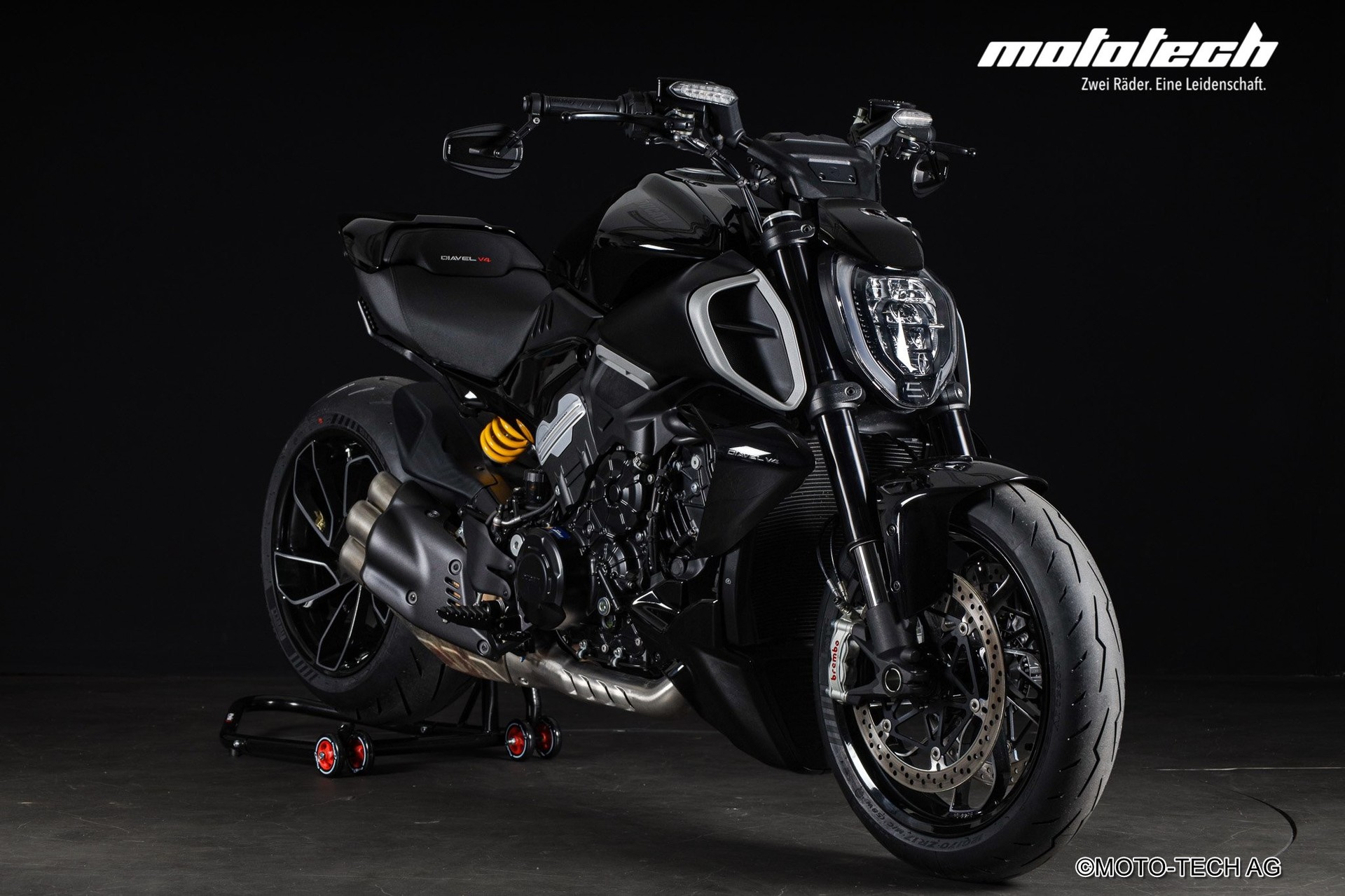 DUCATI Diavel V4