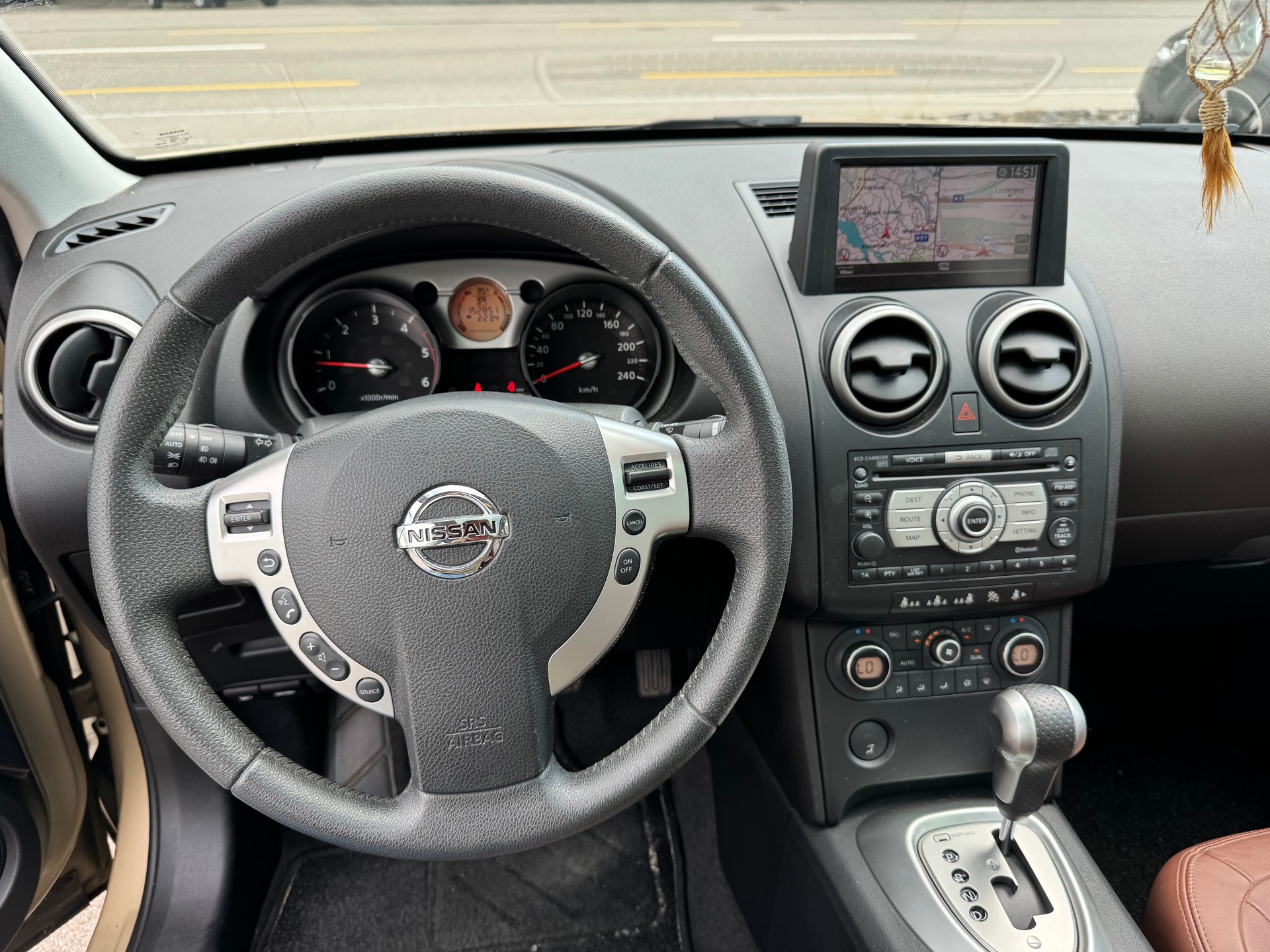 NISSAN Qashqai 2.0 dCi 4WD tekna Automatic-image-10