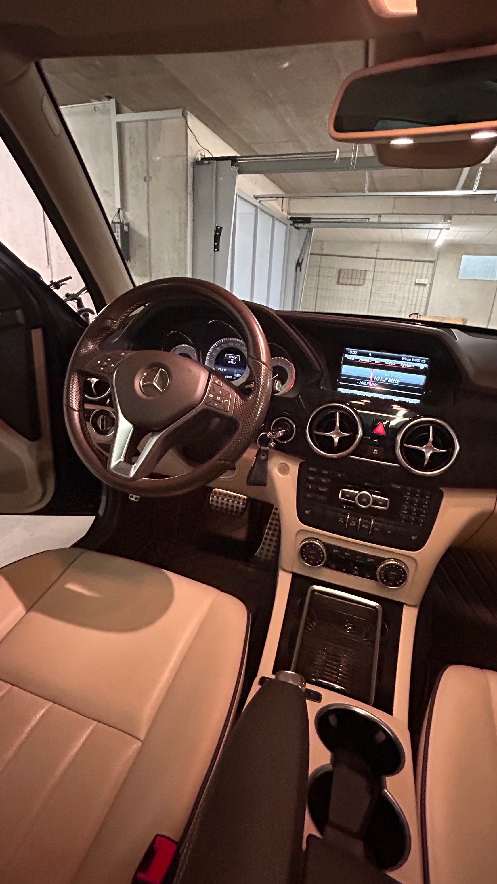 MERCEDES-BENZ GLK 350-image-2