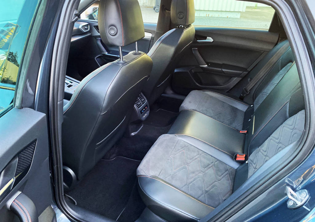 SEAT Leon ST 1.5 eTSI 150 FR DSG-image-9