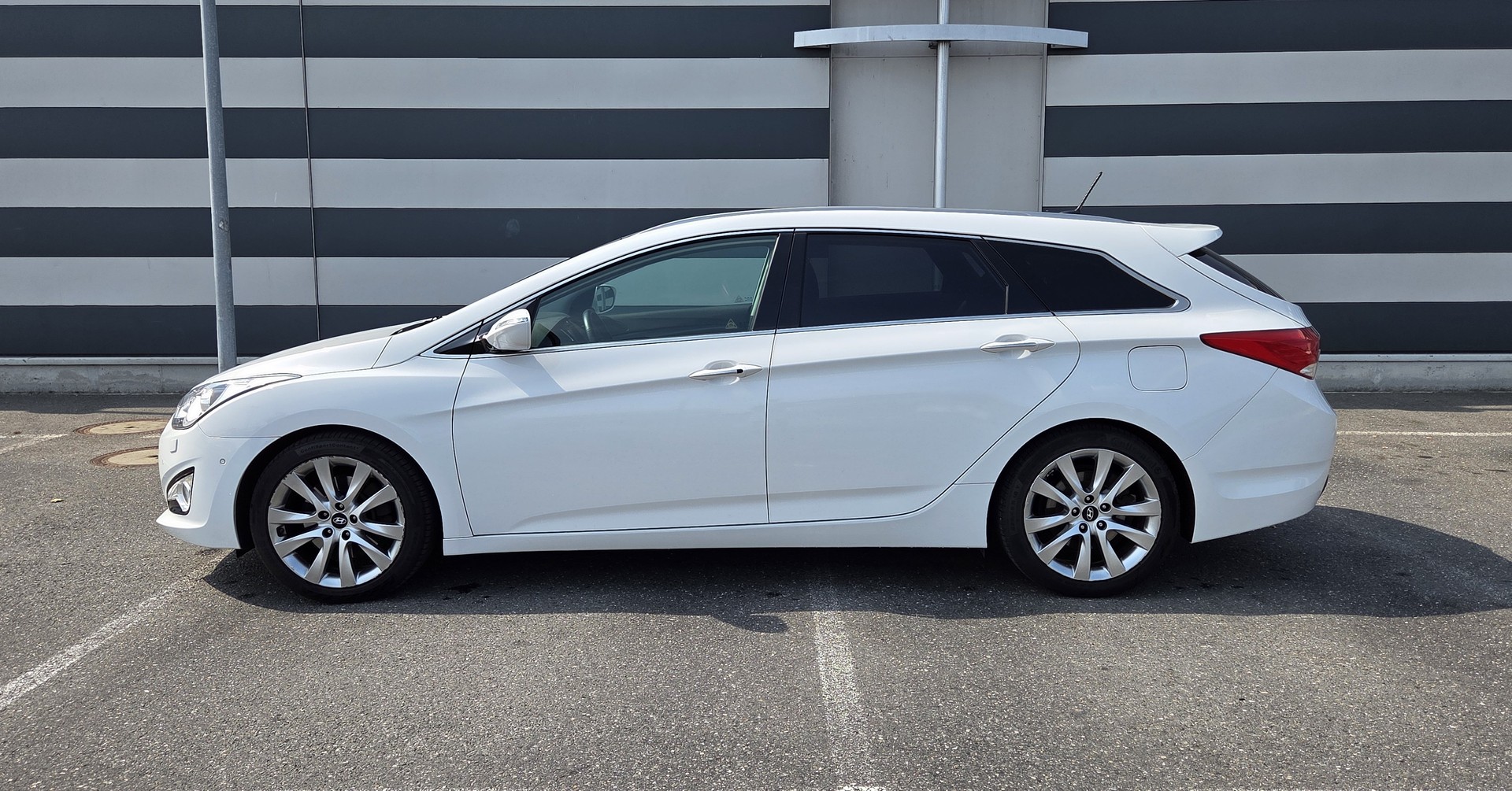 HYUNDAI 2.0 GDi Premium-image-2