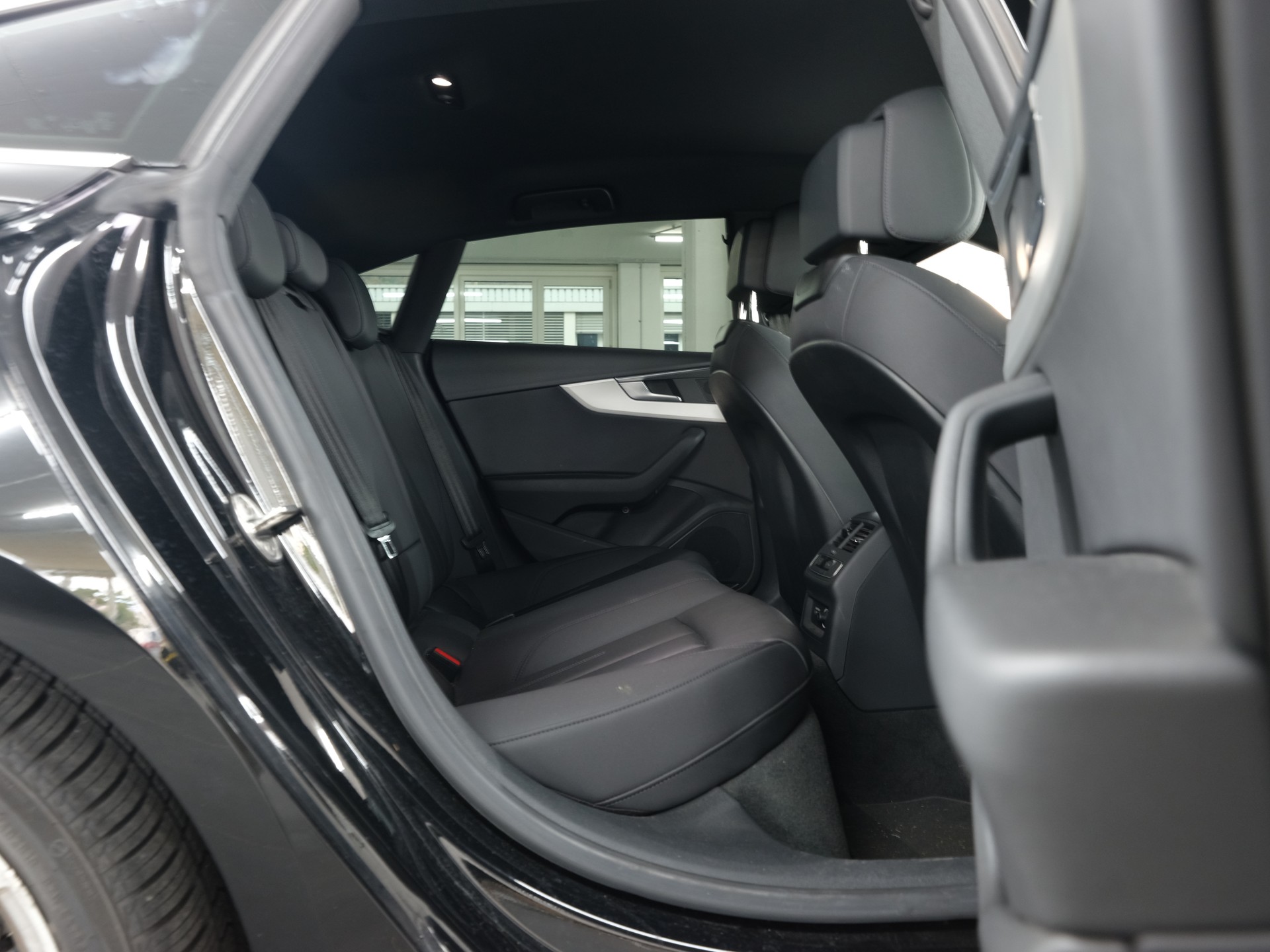 AUDI A5 Sportback 45 TFSI S-tronic *S-Line* *Rückfahrkamera* *Memory Paket*-image-26