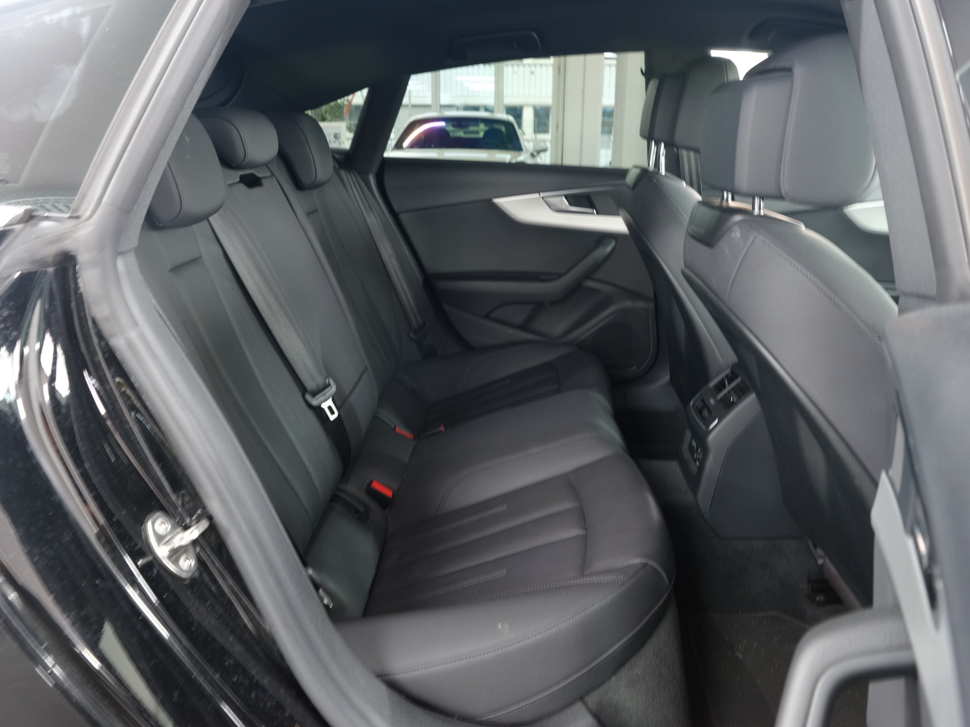 AUDI A5 Sportback 45 TFSI S-tronic *S-Line* *Rückfahrkamera* *Memory Paket*-image-27