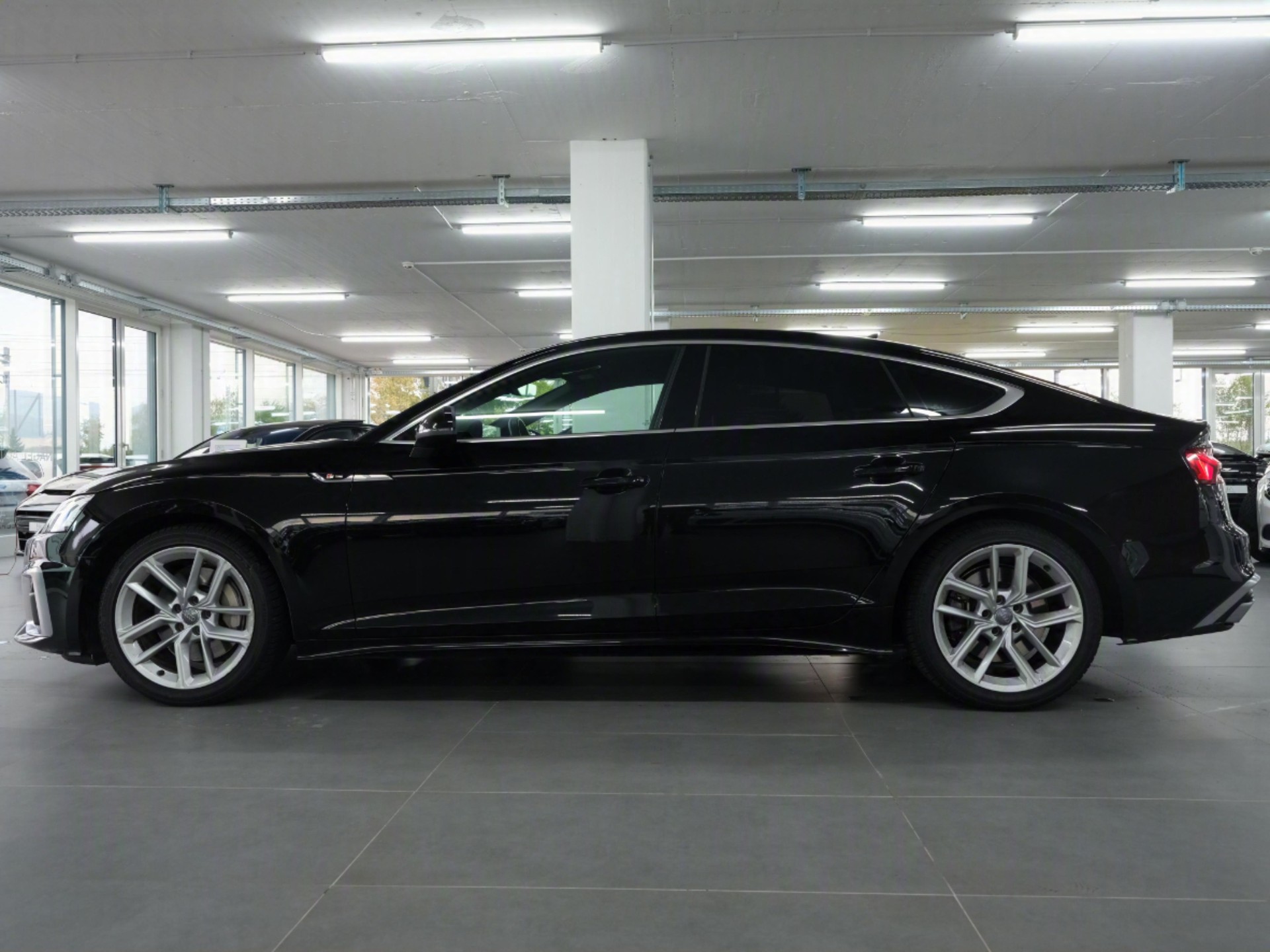 AUDI A5 Sportback 45 TFSI S-tronic *S-Line* *Rückfahrkamera* *Memory Paket*-image-5