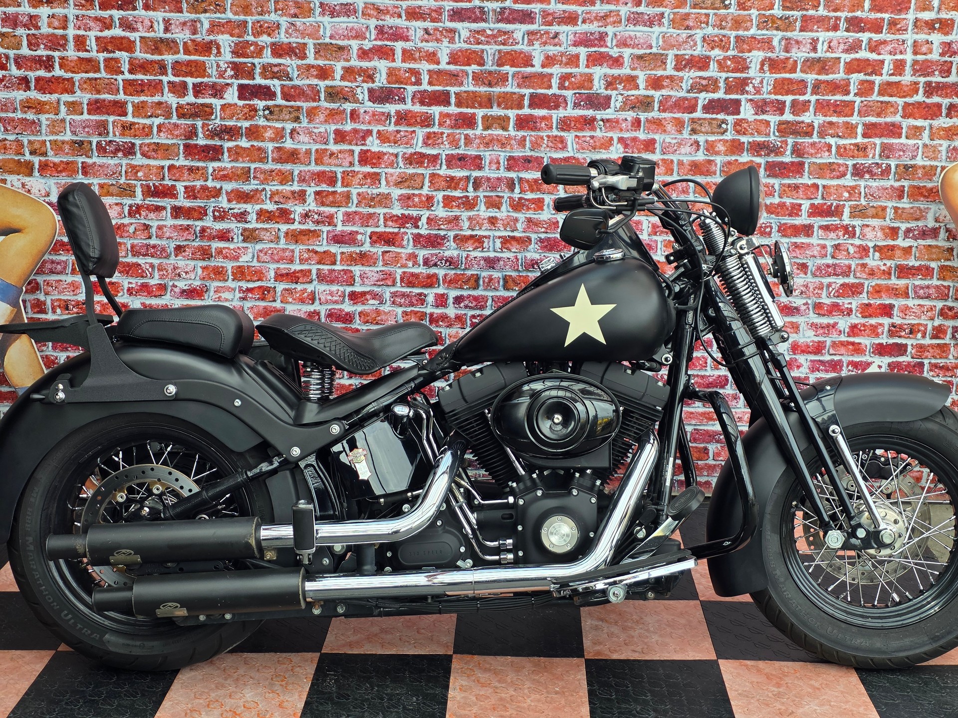 HARLEY-DAVIDSON FLSTSB Cross Bones-showroom-element-2