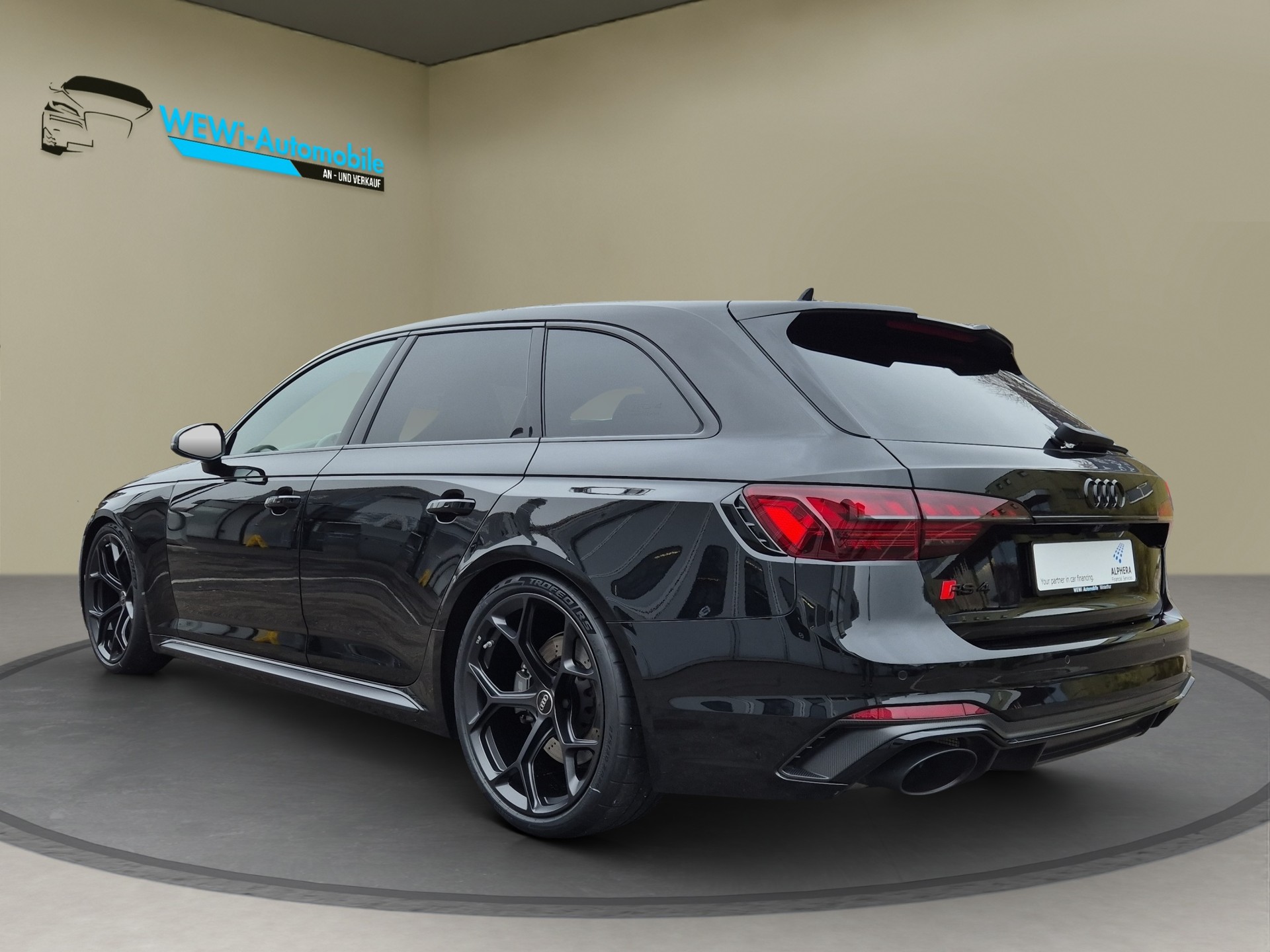 AUDI RS4 Avant 25 year edition quattro tiptronic-image-4